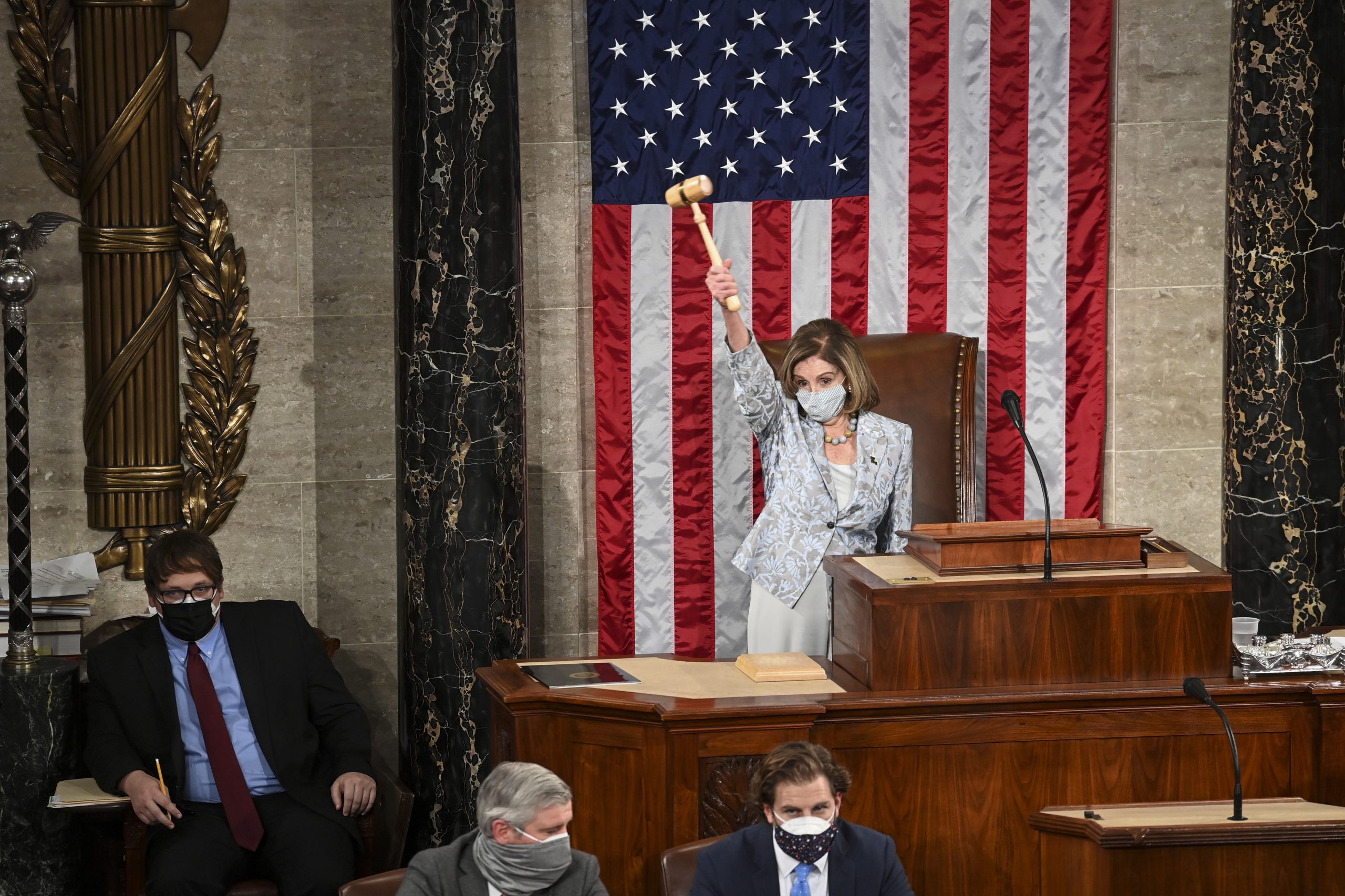 Nancy Pelosi reeleita presidente da Câmara dos Representantes por escassa maioria