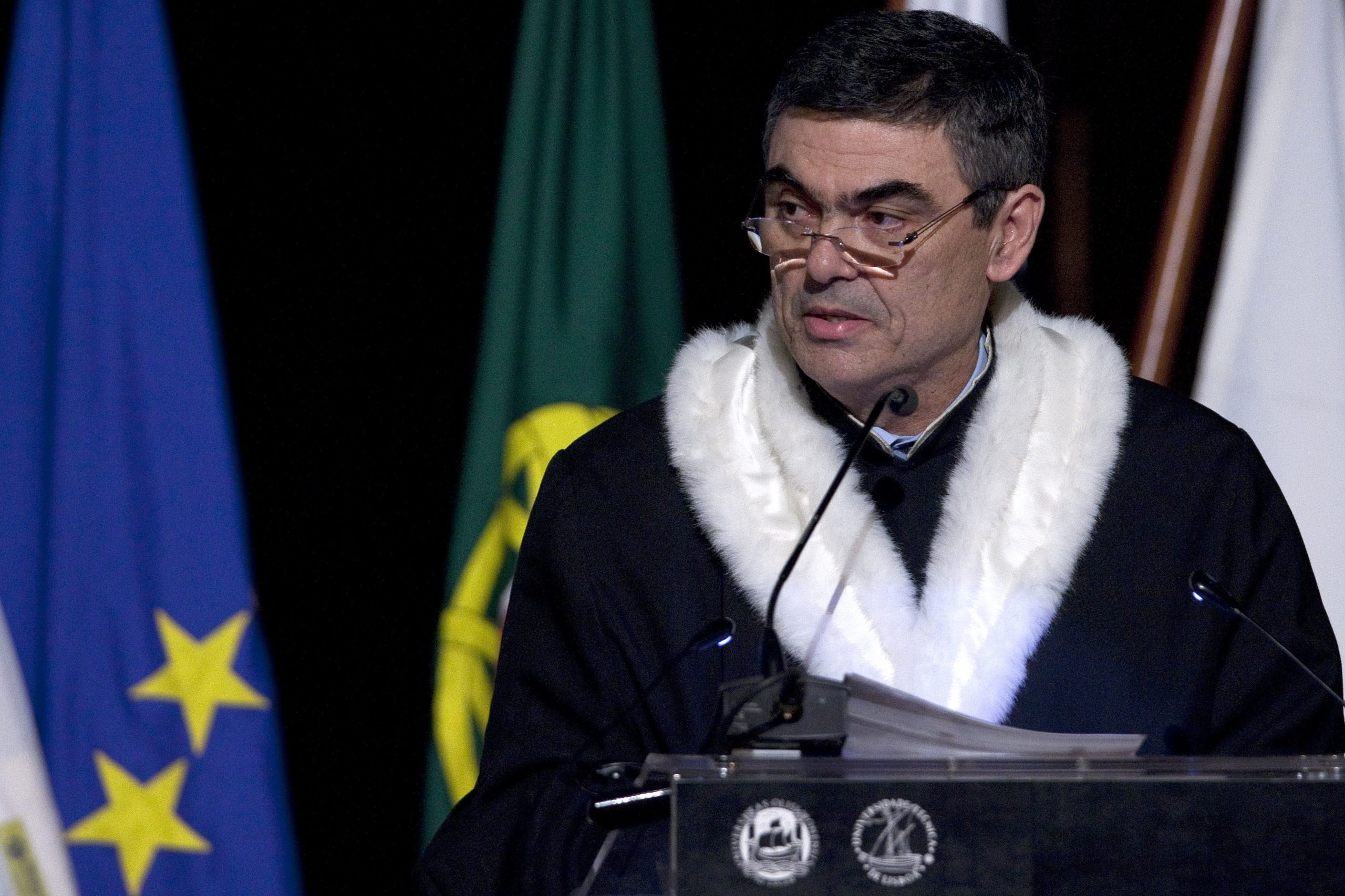 António Cruz Serra eleito para conselho de administração da Fundação Gulbenkian