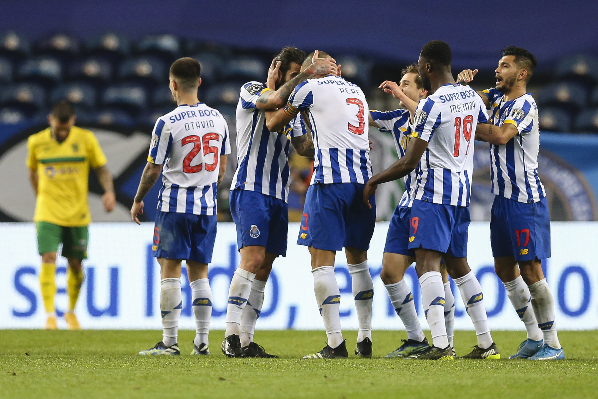 FC Porto ‘recebe’ Chelsea longe do Dragão e sem Sérgio Oliveira e Taremi