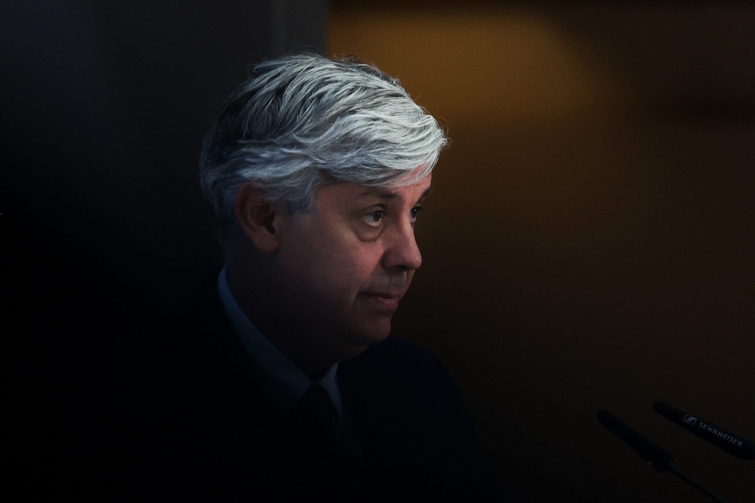 Mário Centeno diz que funcionamento do mercado de trabalho tem permitido evitar recessão
