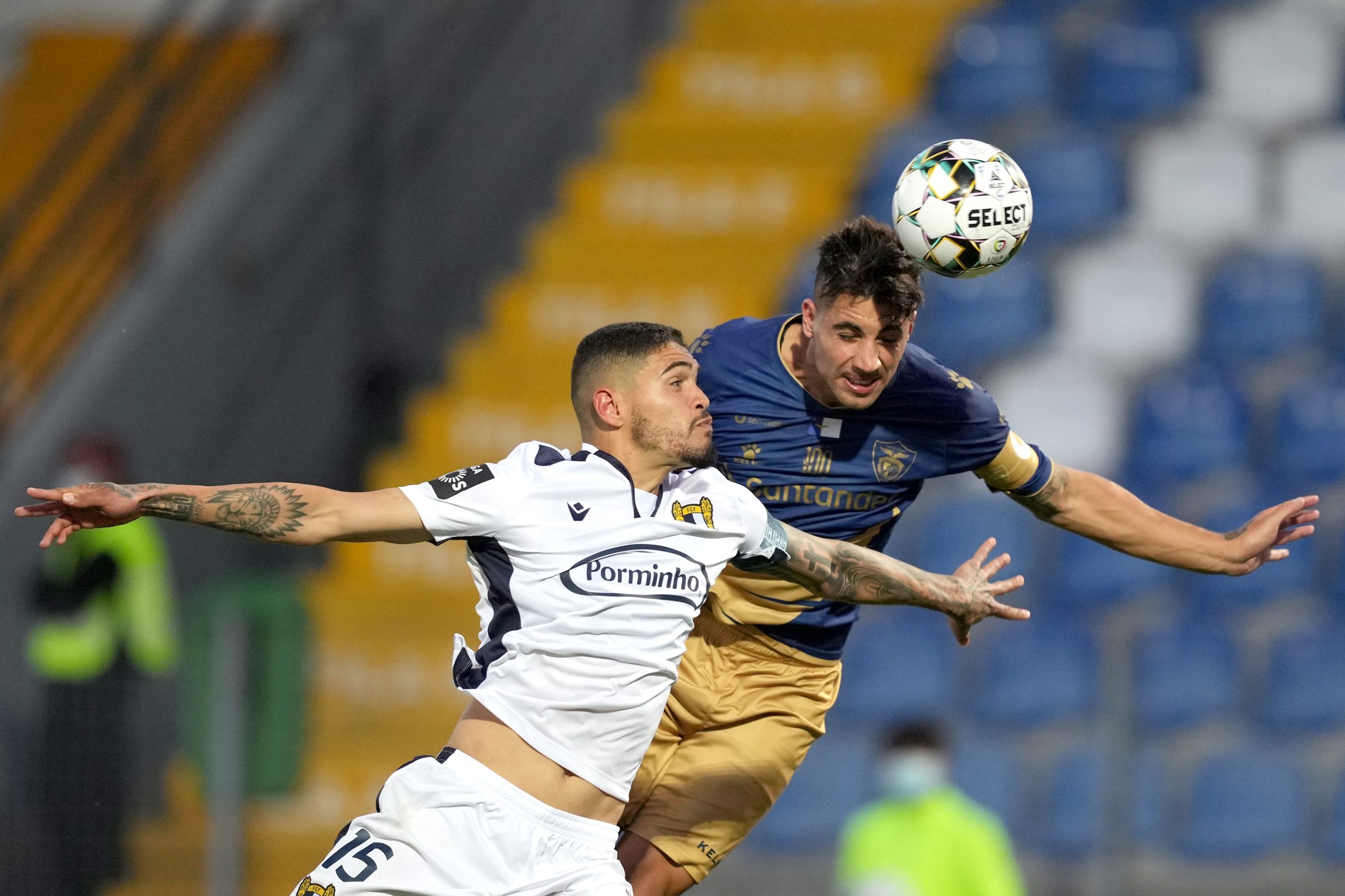 I Liga. Famalicão vence ‘nove’ do Santa Clara com penáti ‘made in’ VAR