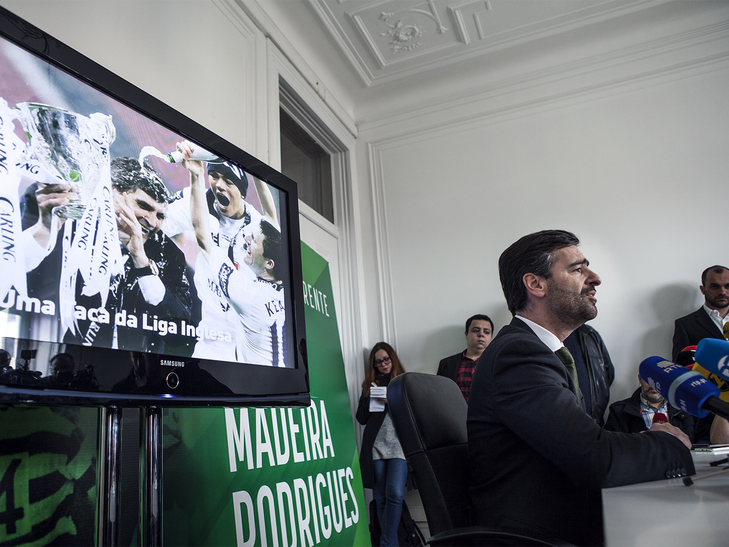 É oficial: Madeira Rodrigues anuncia “pai” Juande Ramos como treinador