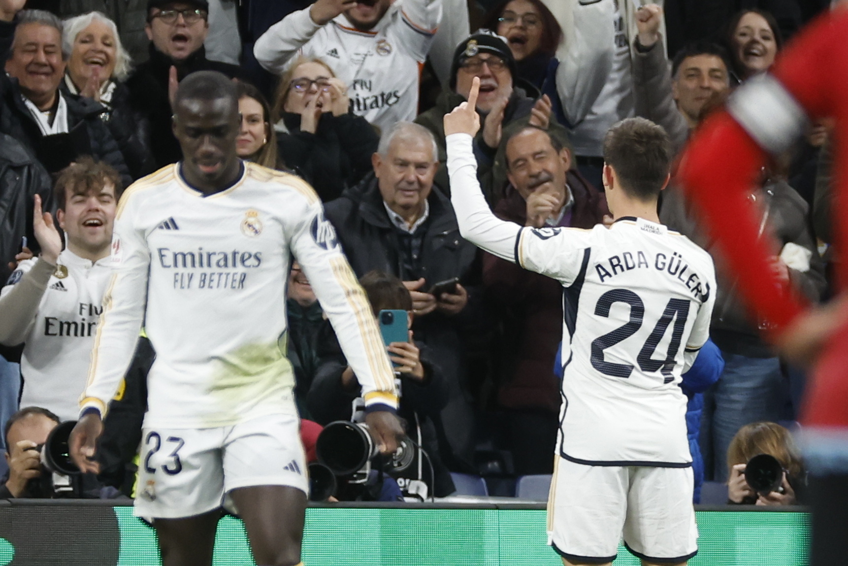 Real Madrid reforça liderança no Santiago Bernabéu