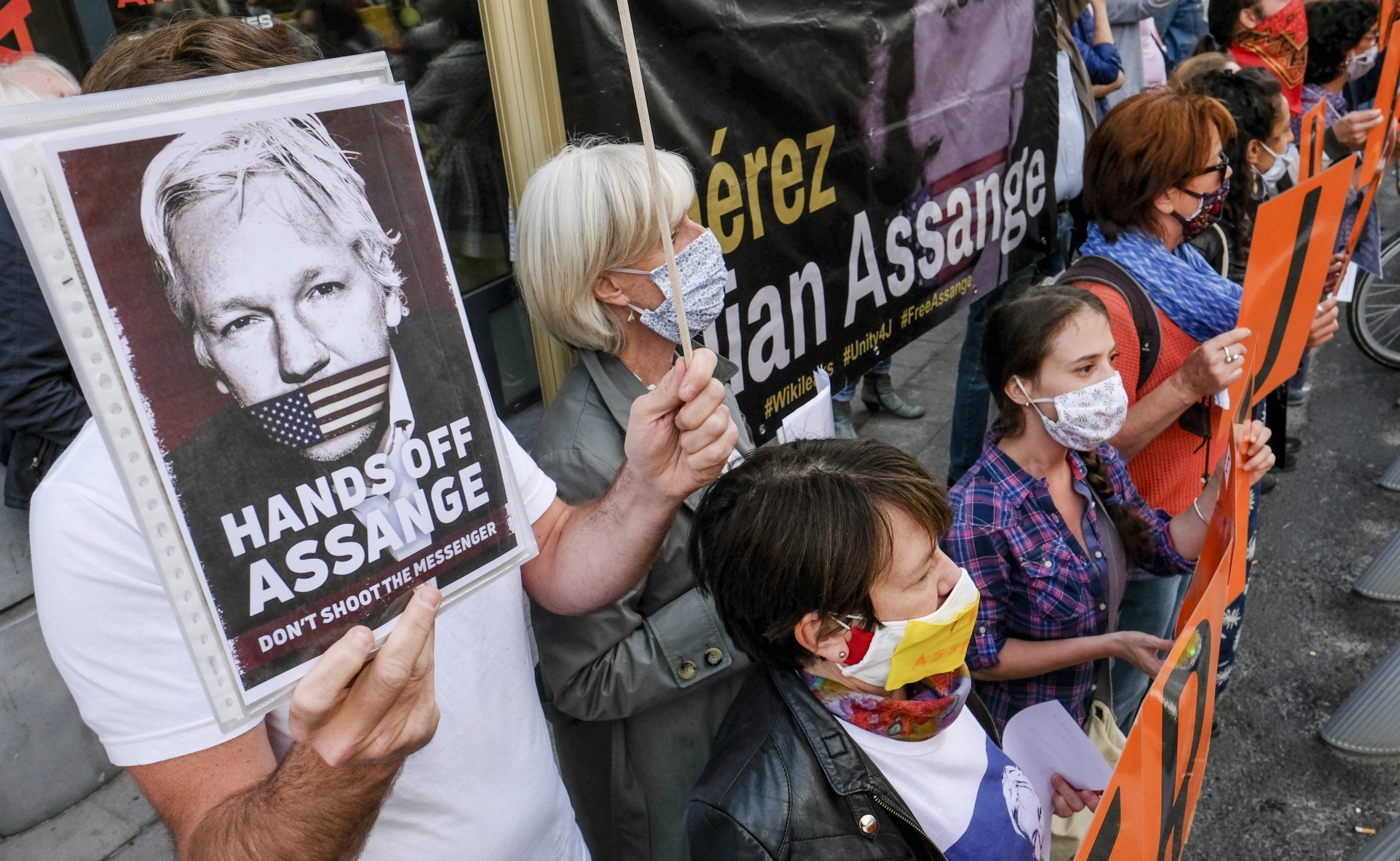 Decisão sobre extradição de Julian Assange após presidenciais nos Estados Unidos