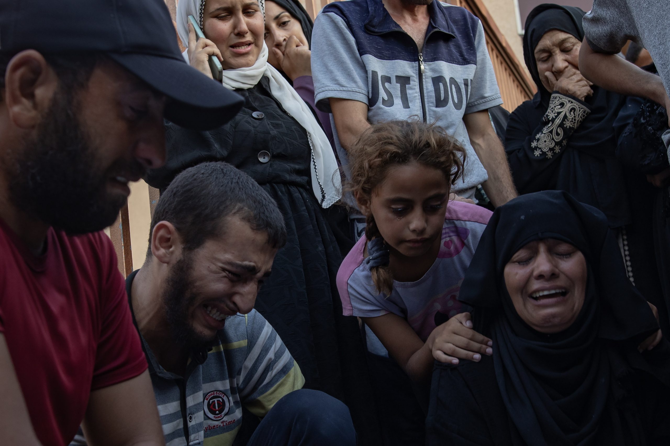 Exército israelita ataca campo de refugiados e deixa pelo menos 27 mortos em Gaza