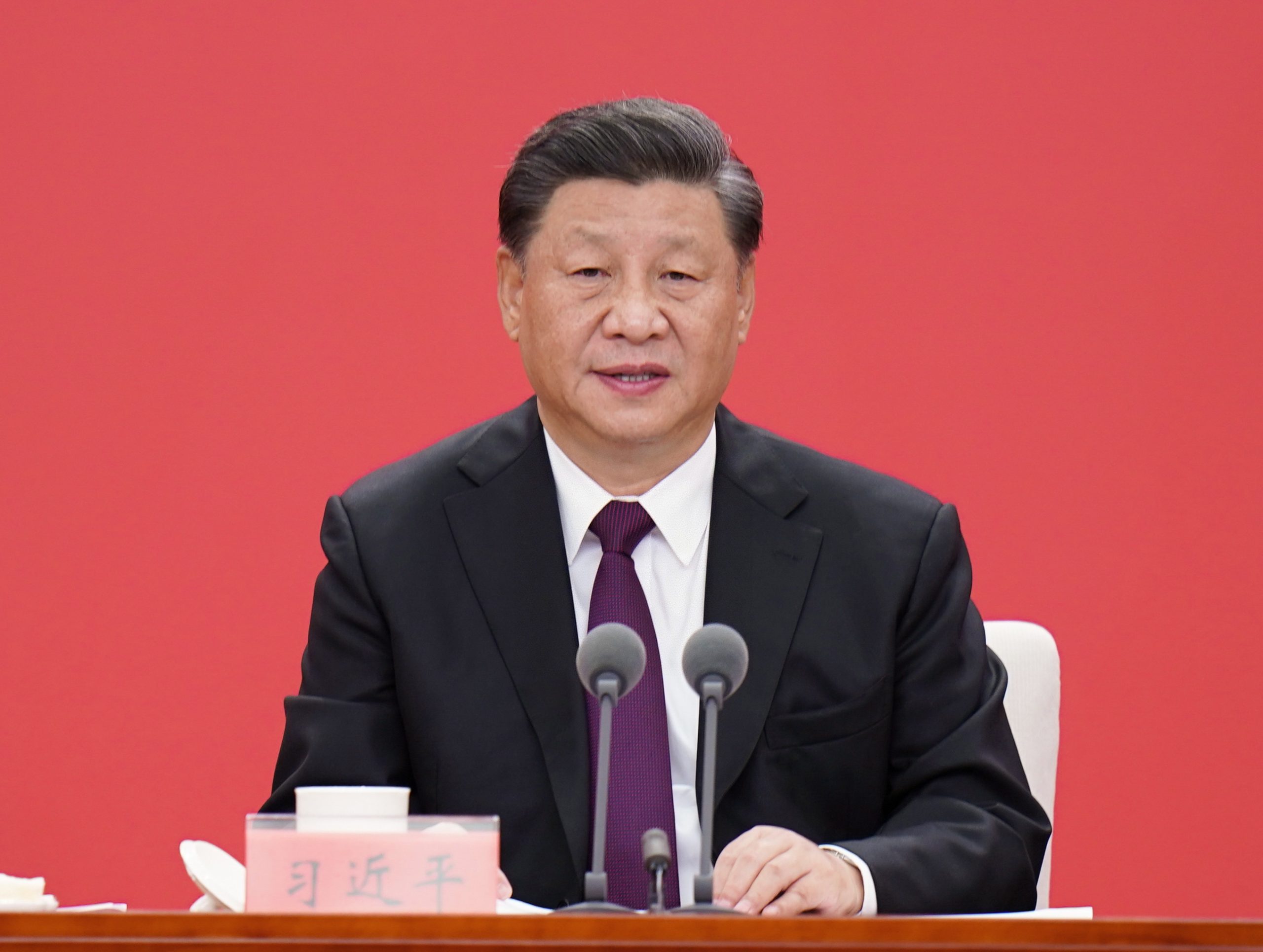 Presidente da China diz que país “não vacilará” perante pressão dos Estados Unidos
