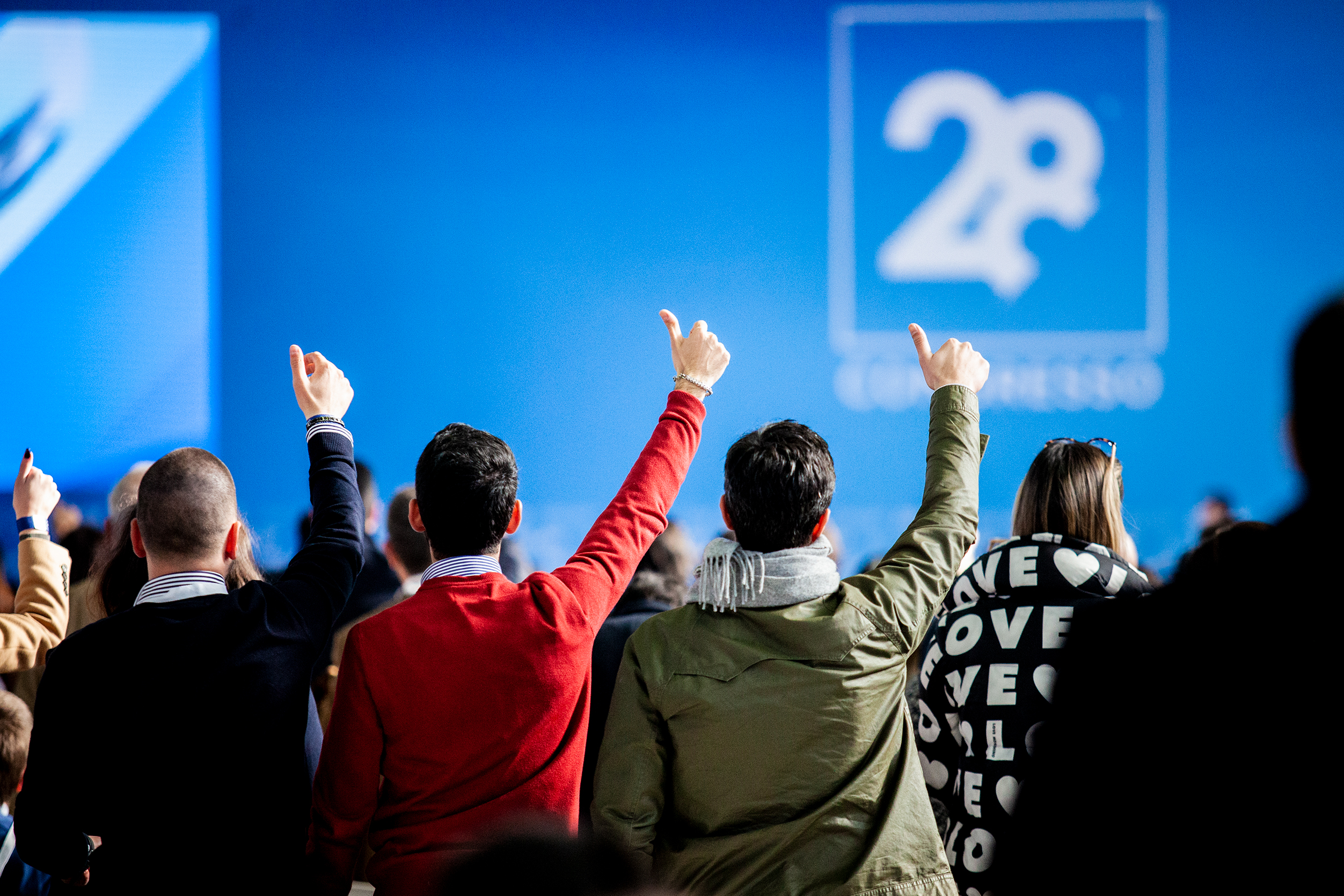 Uma despedida, uma grande ovação e um pedido por caras novas. Assim foi a manhã do Congresso do CDS