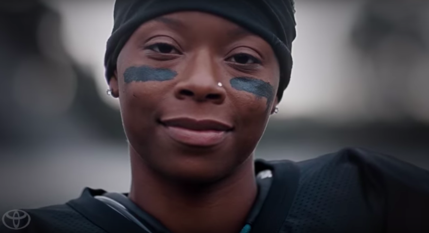 Super Bowl: Na final entre os New England Patriots e os Los Angeles Rams, uma mulher mostrou querer estar entre os homens