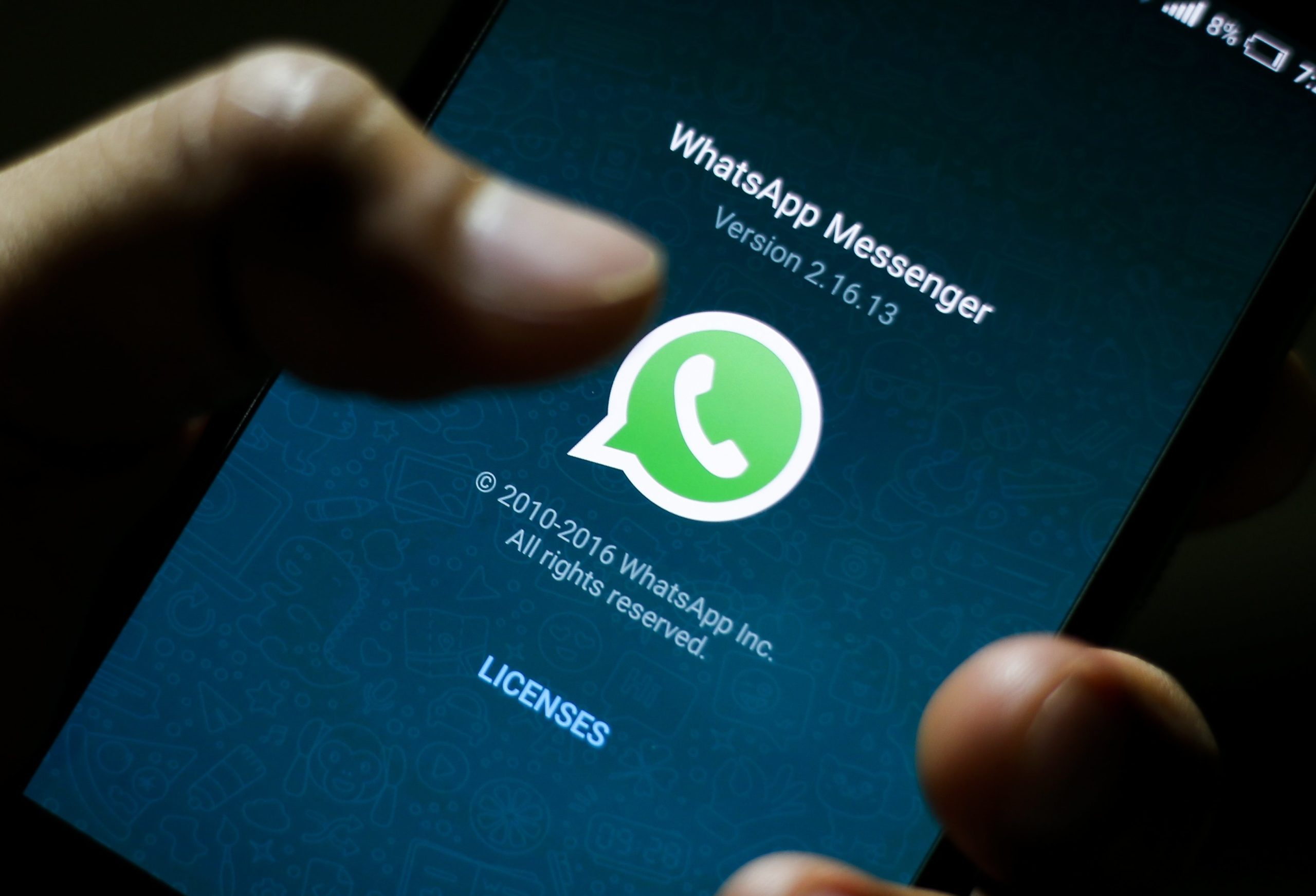 Brasil: Teorias da conspiração, notícias falsas e medo no WhatsApp