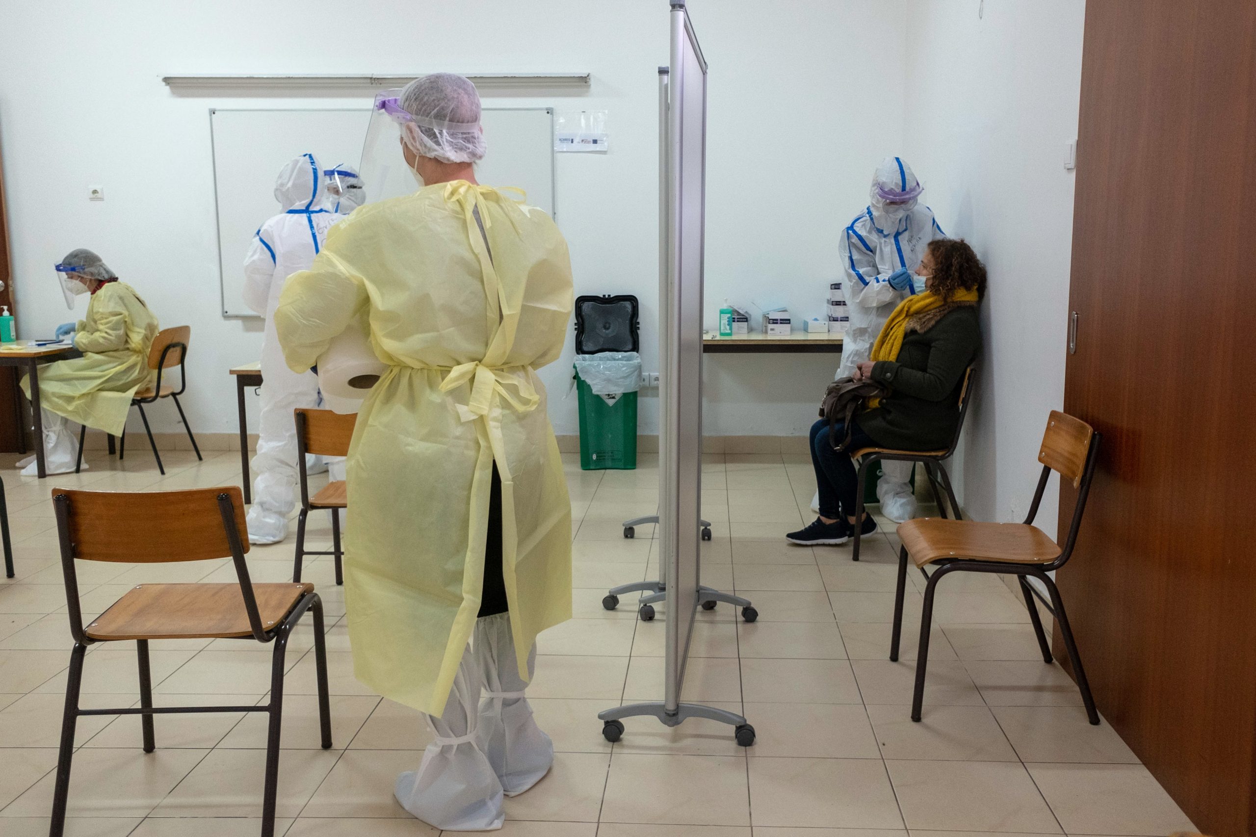 Covid-19: Duas escolas encerradas em Faro e mais de 300 pessoas em isolamento