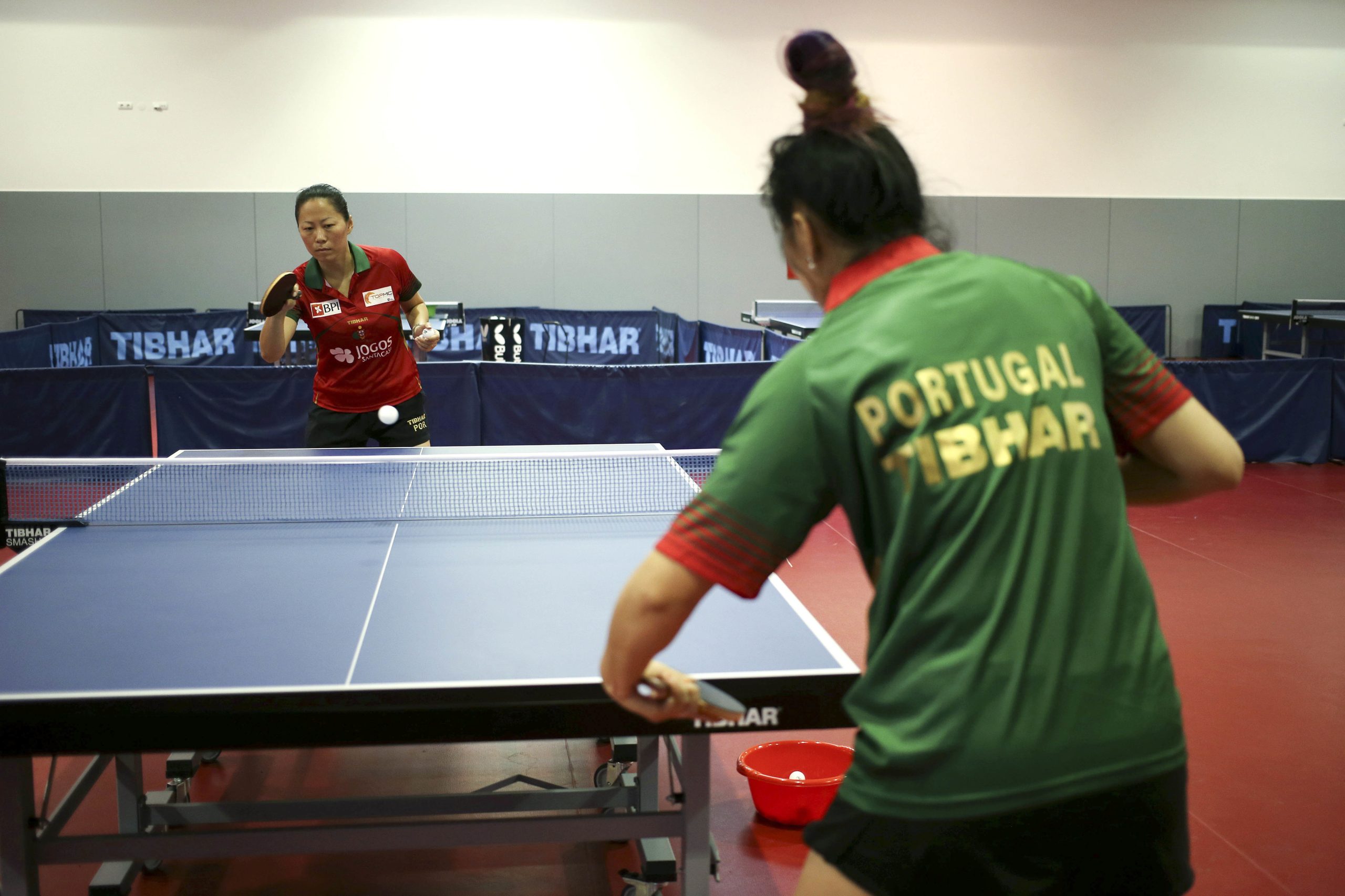 Fu Yu e Jieni Shao nos quartos de final do Open da Hungria de ténis de mesa