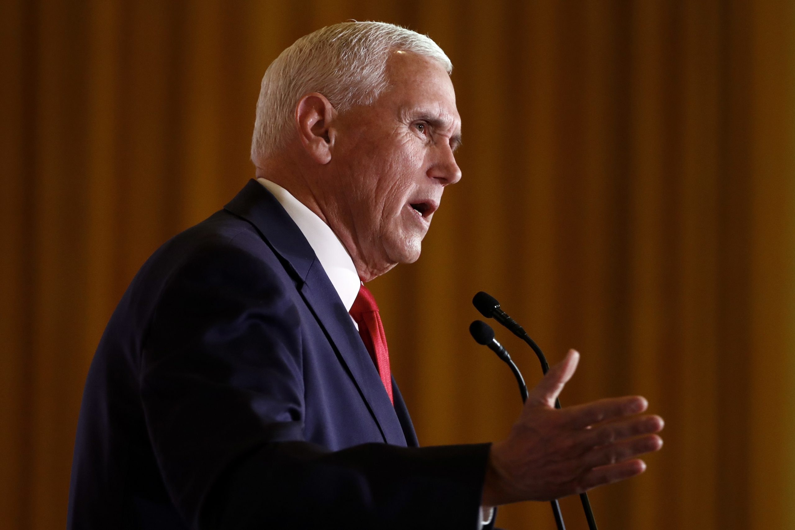 Mike Pence oficializa candidatura à Presidência dos EUA