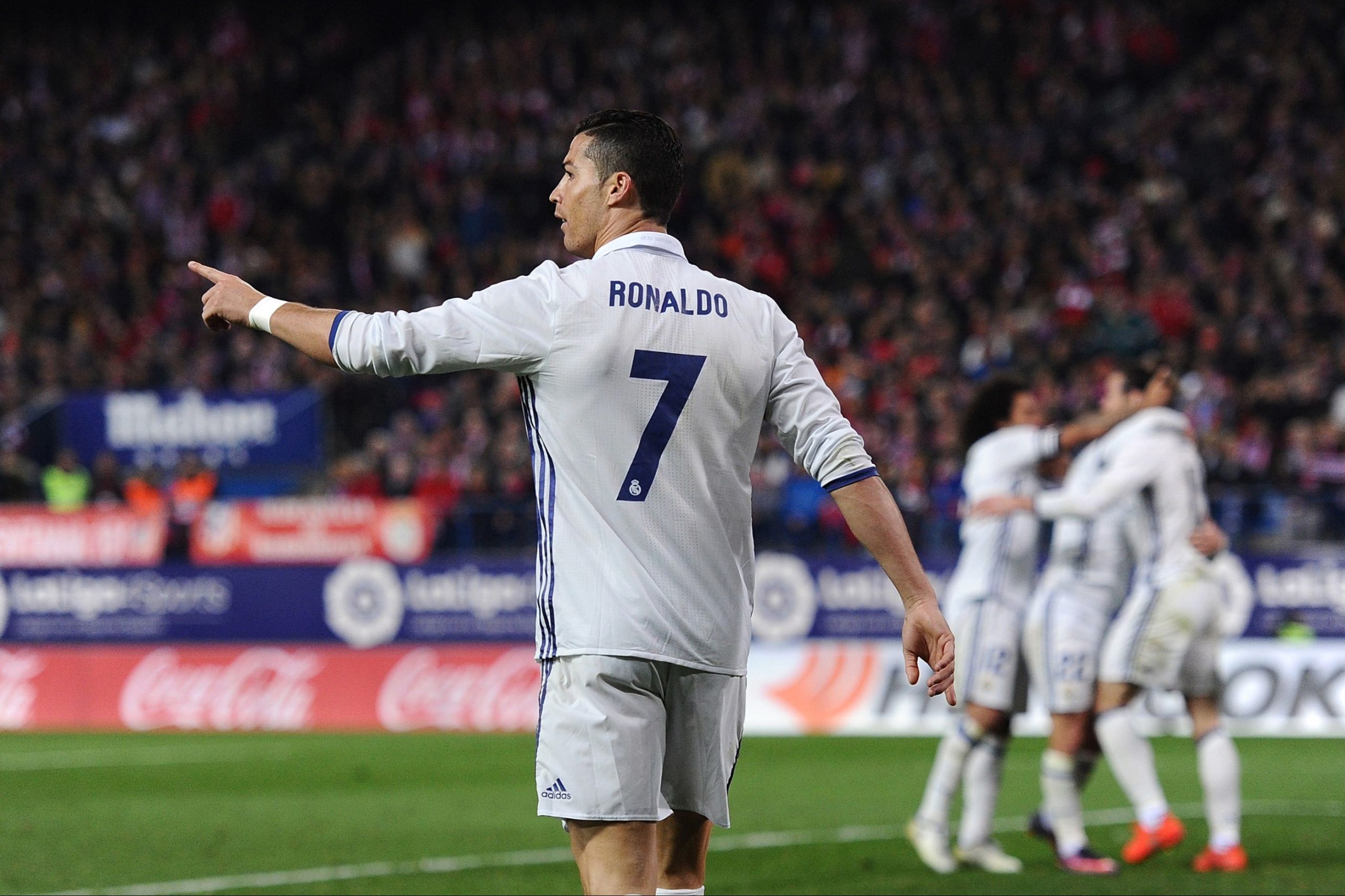 Ronaldo é o vencedor da Bola de Ouro da France Football