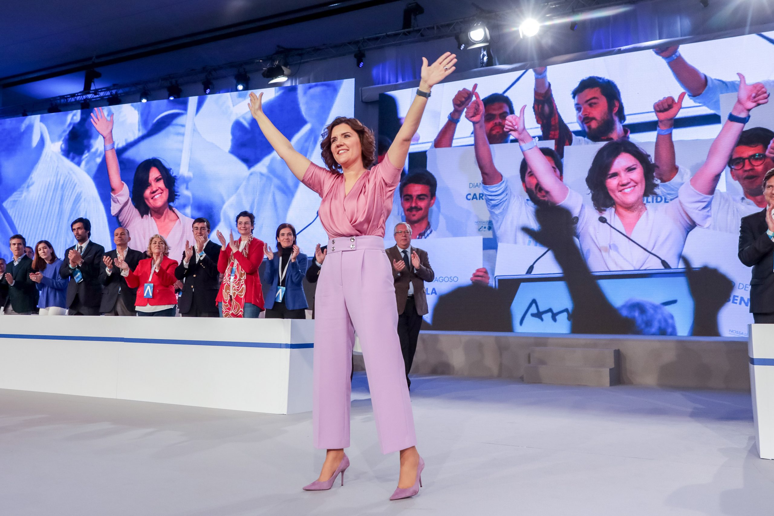 Congresso do CDS: Cristas reeleita para a liderança da “grande casa do centro e da direita”