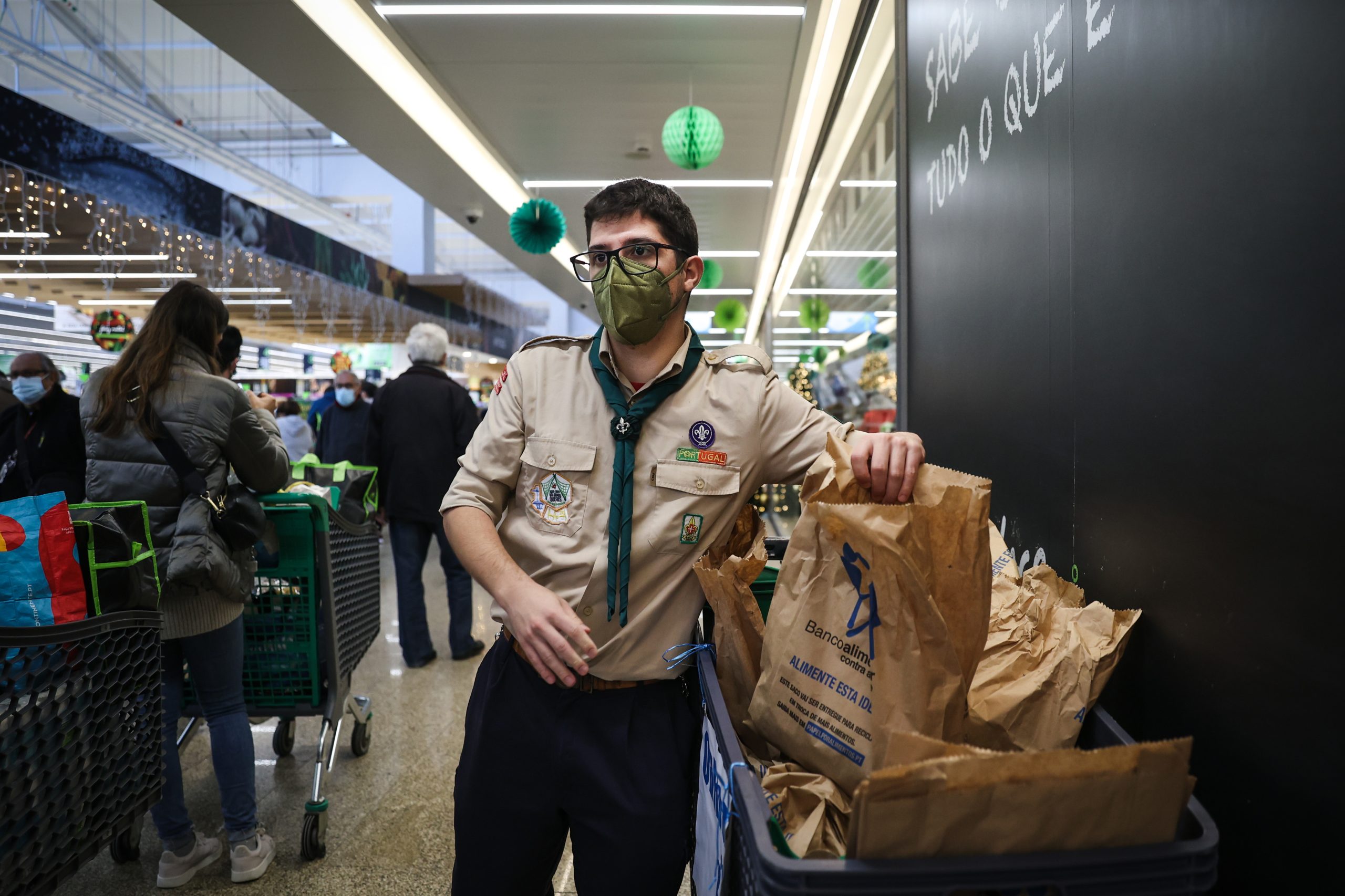 Banco Alimentar: Recolha de alimentos volta aos supermercados hoje e domingo