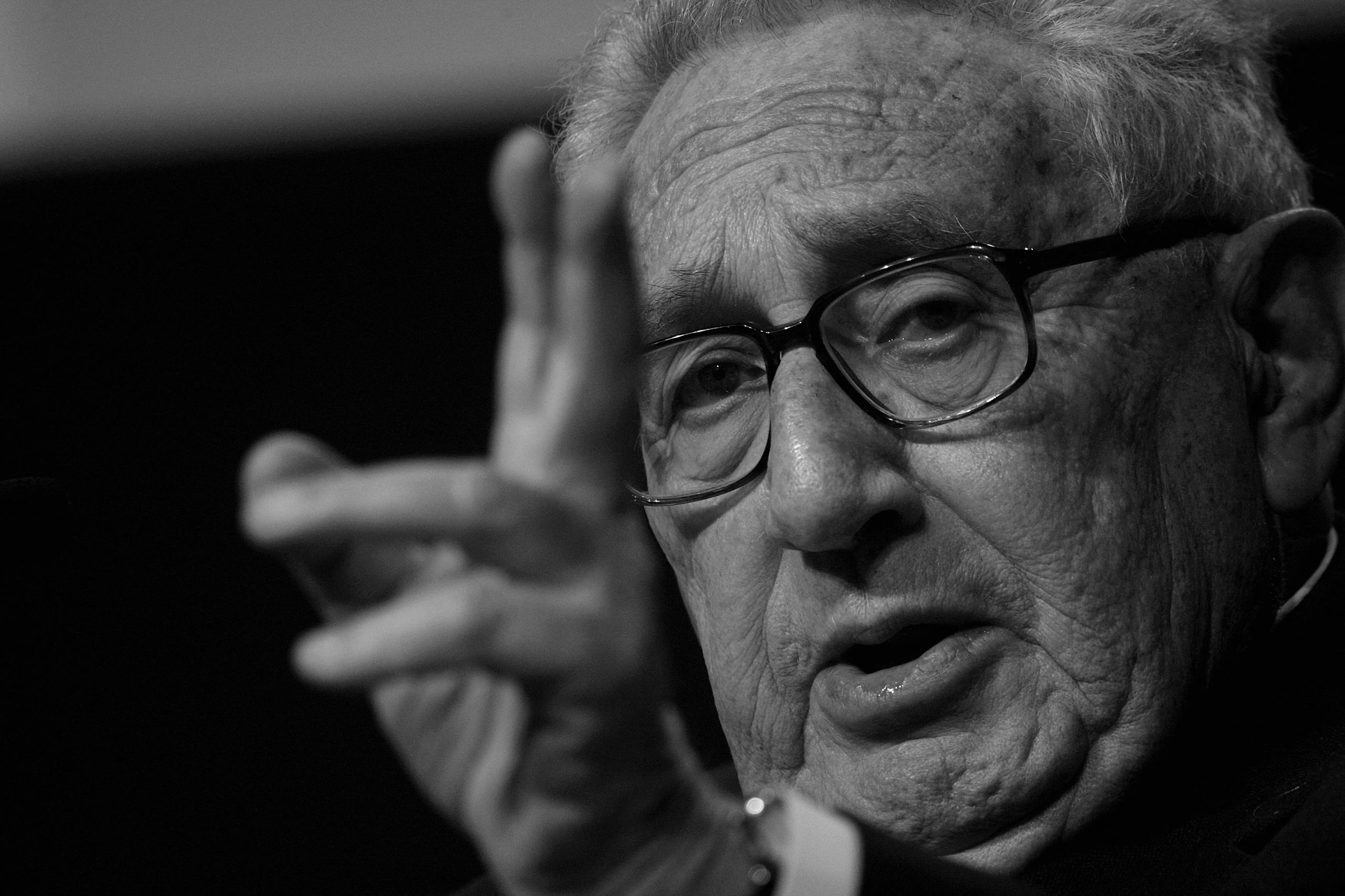 “Génesis”, livro póstumo de Henry Kissinger. Humanos e máquinas pensam: é a era do cérebro vs Inteligência Artificial