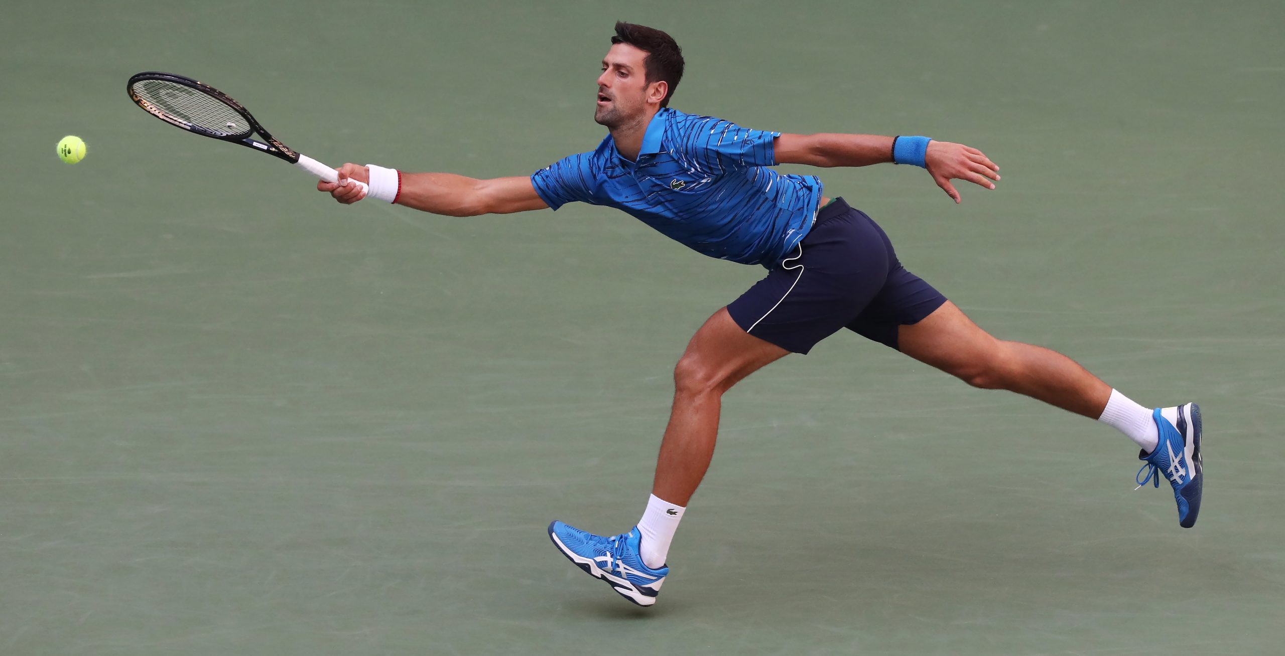 US Open: Djokovic bate espanhol Roberto Carballes e segue para a segunda ronda