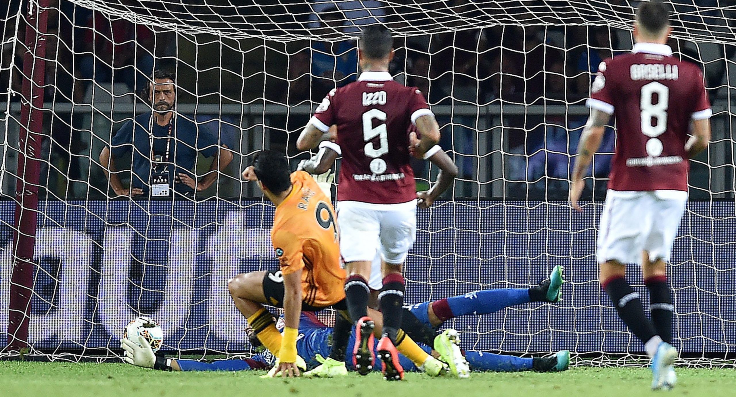 Raúl Jiménez evita derrota do Wolverhampton aos 90+5 minutos