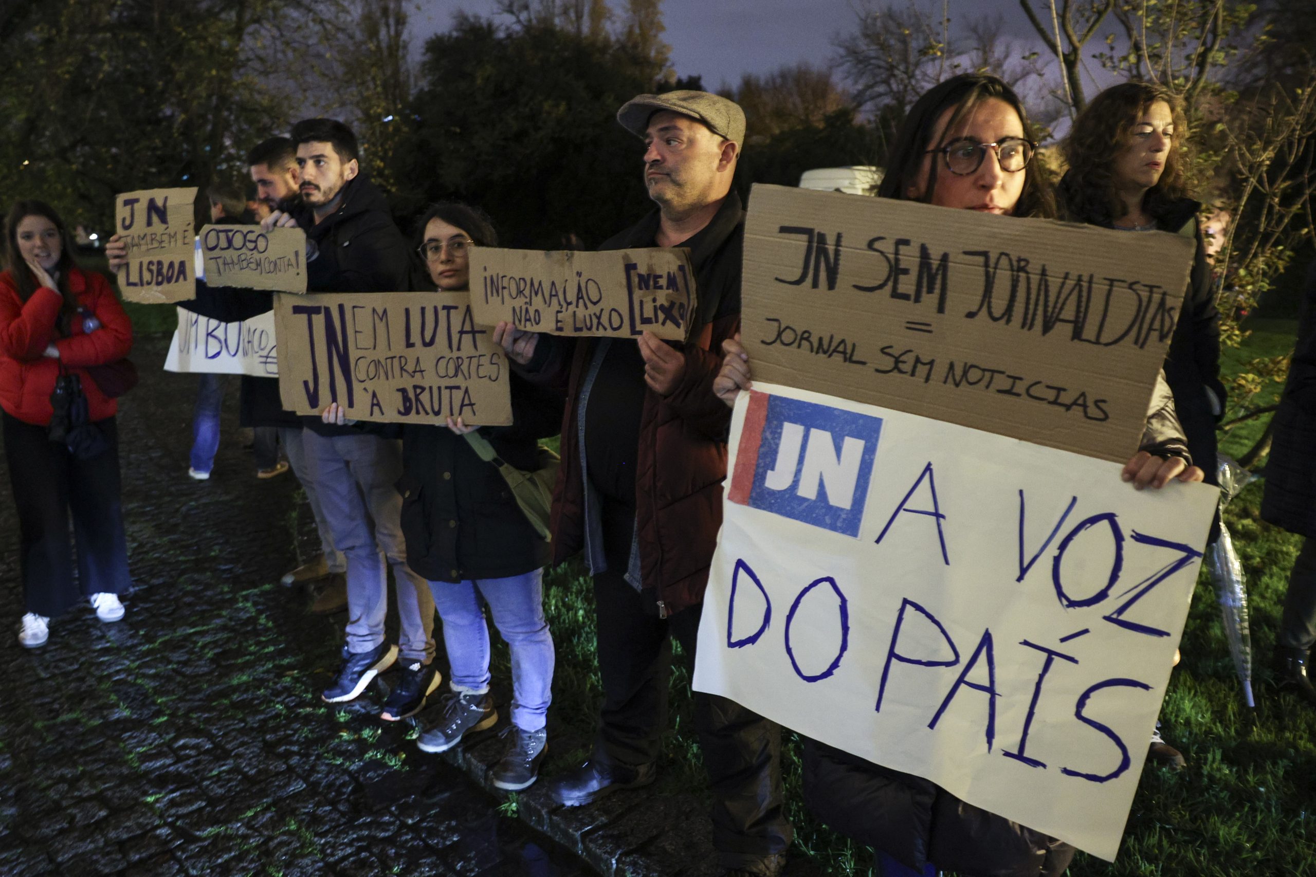 Redação do JN alerta para riscos de eliminação da pluralidade e diversidade com despedimentos