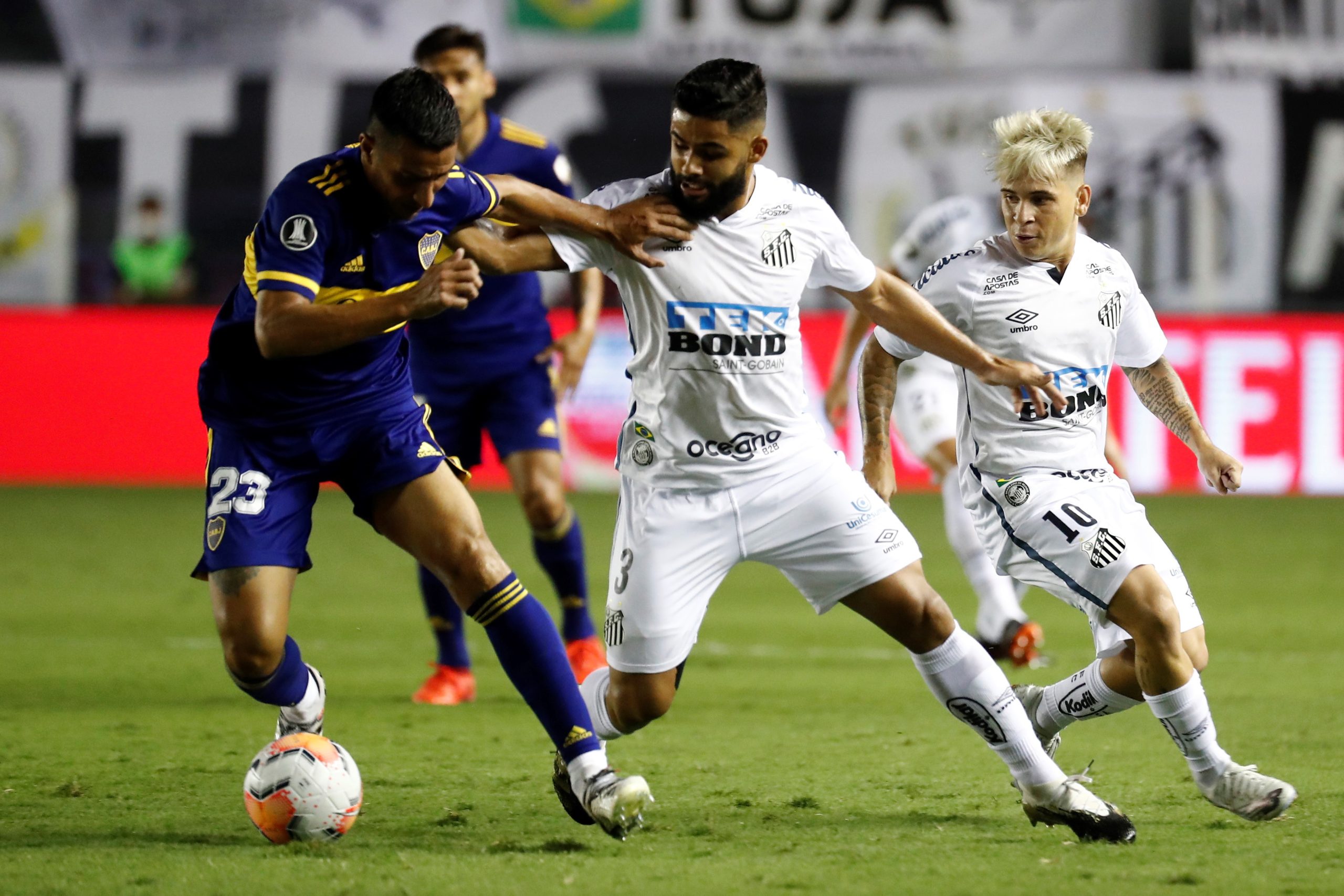 Libertadores: Santos bate Boca Juniors e junta-se ao Palmeiras na final