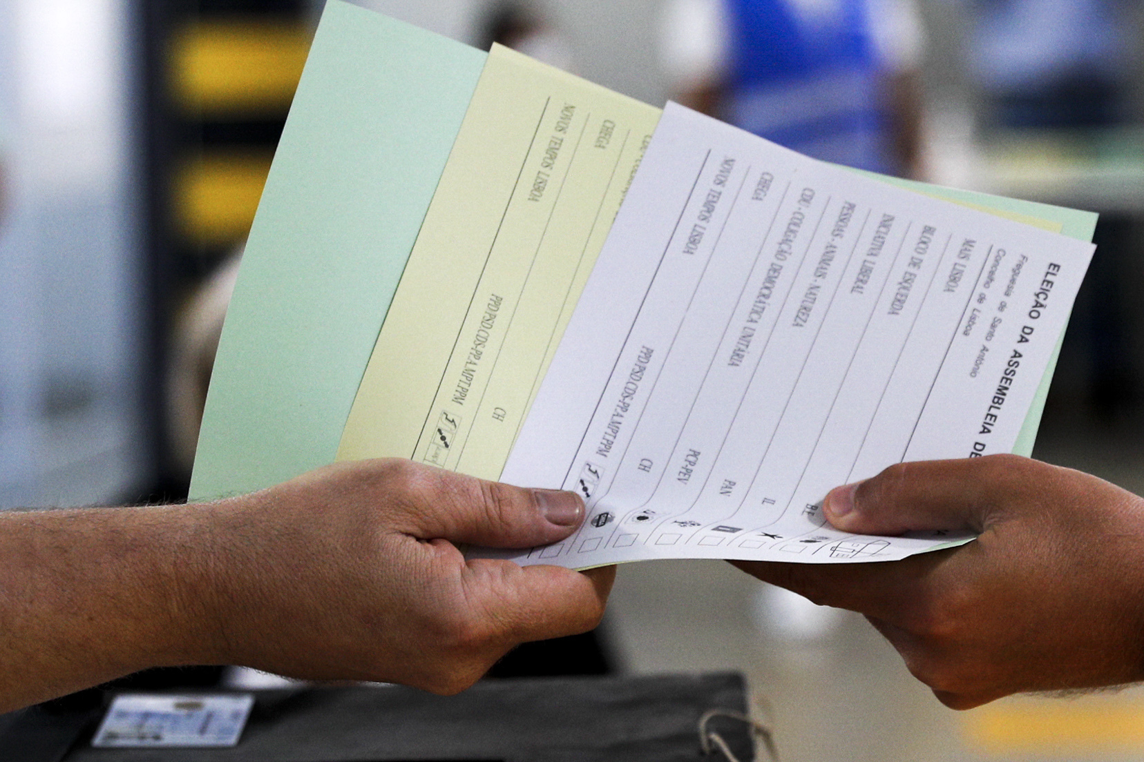 Eleições autárquicas 2025. Onde votar, qual o horário e o que encontra nos boletins de voto