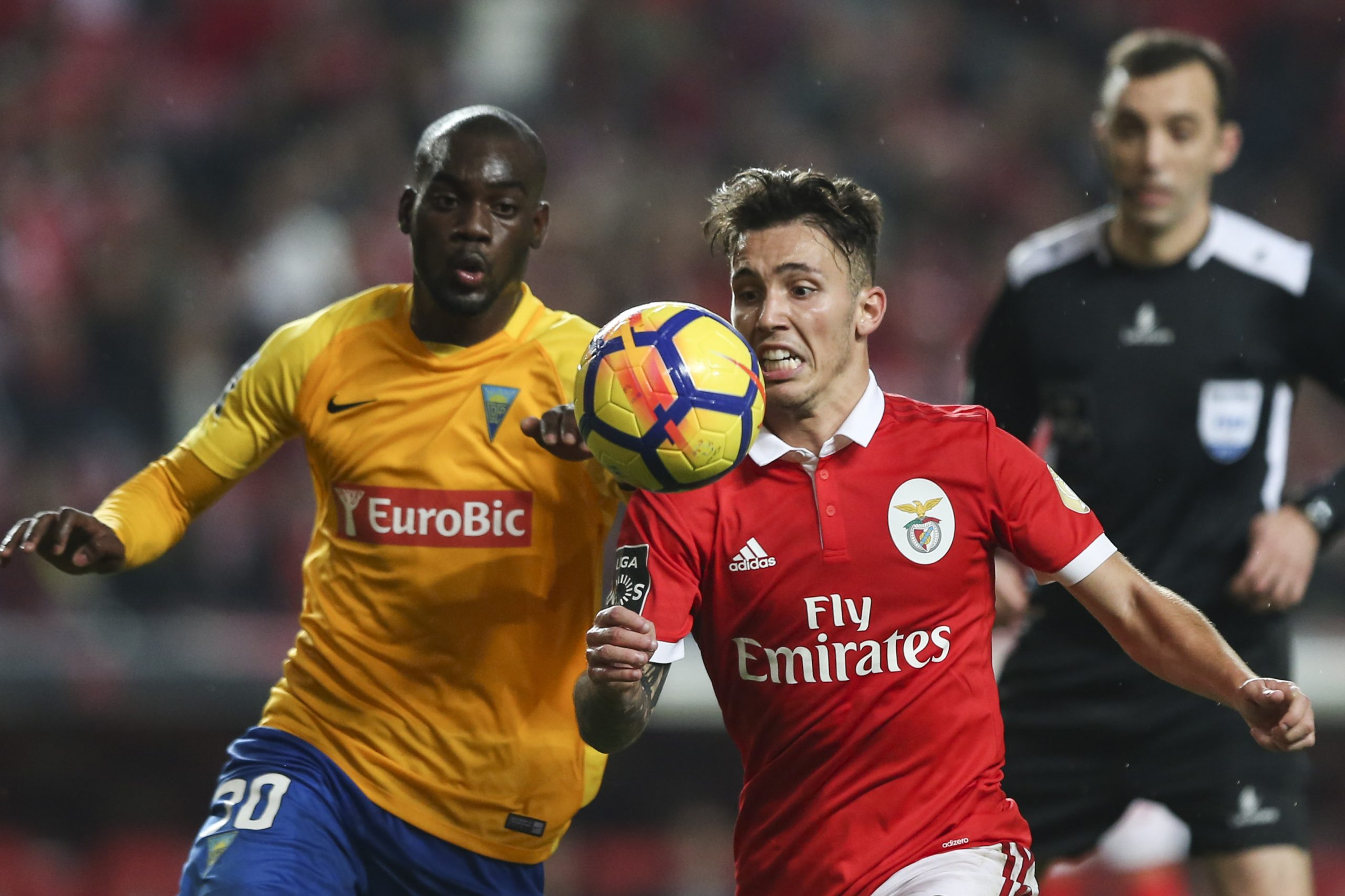Benfica vence Estoril-Praia na Luz