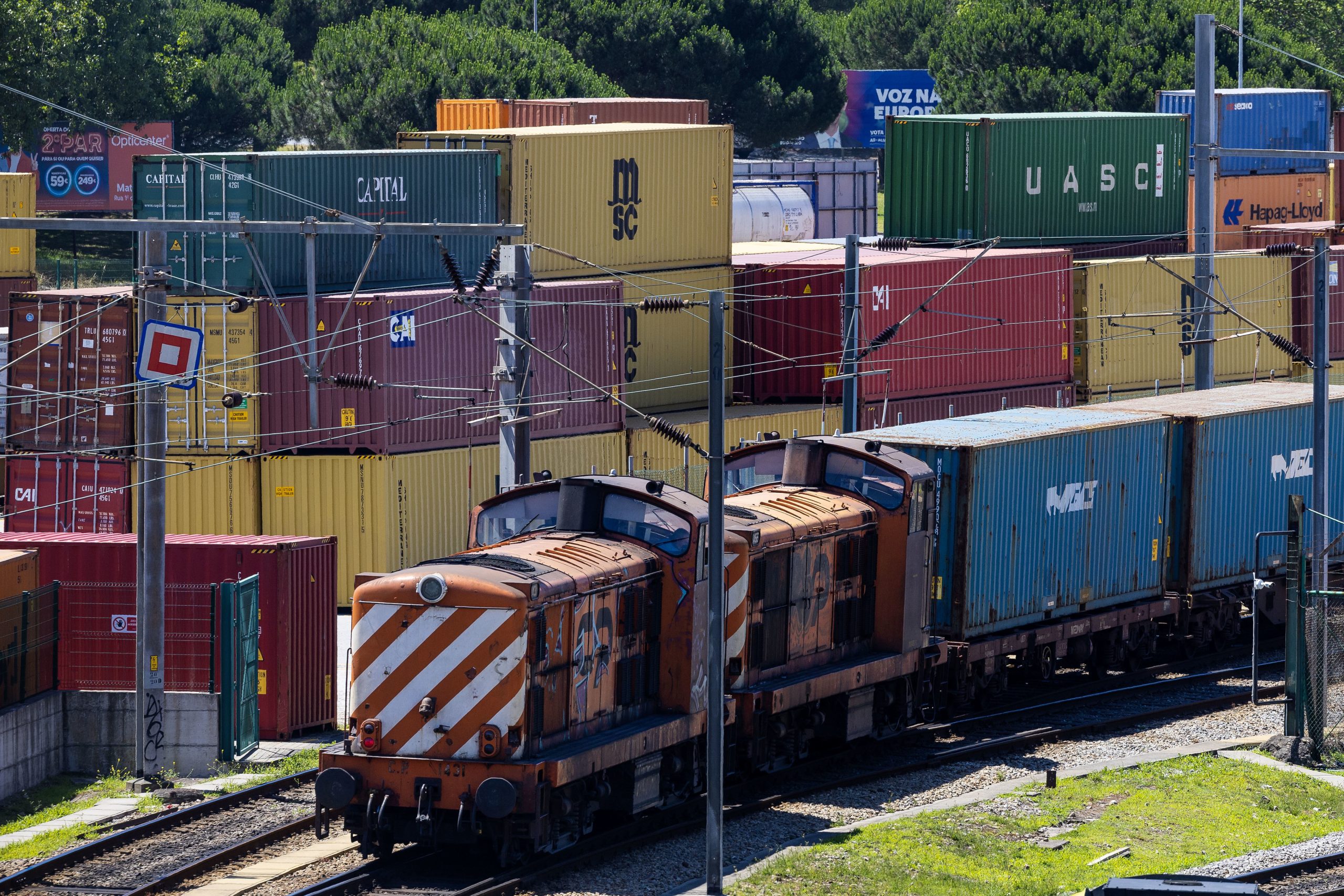 CP aluga automotoras diesel mais dois anos devido a atrasos na eletrificação