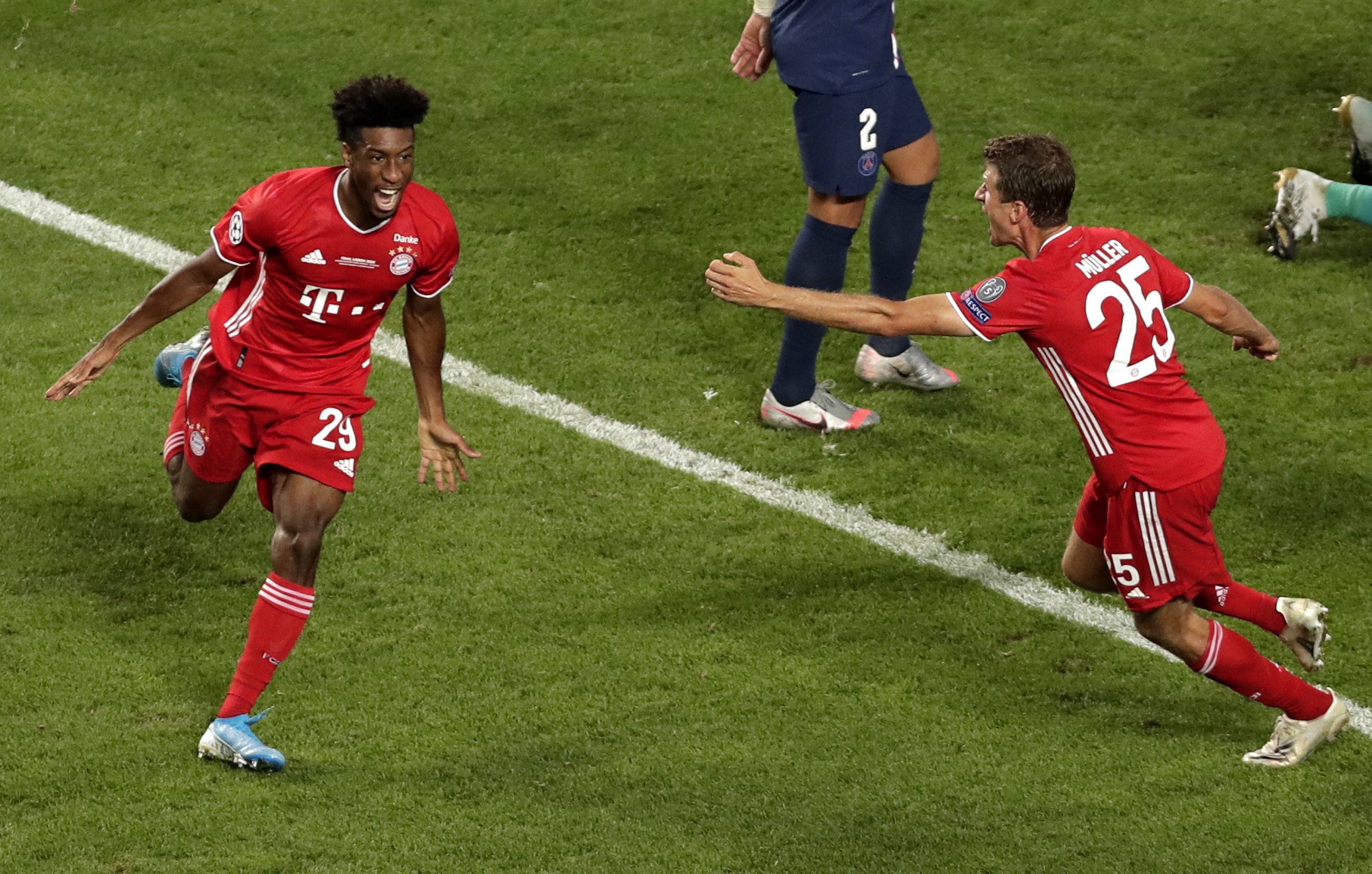 Entre a tímida festa dos adeptos do Bayern e a desilusão dos fãs do PSG