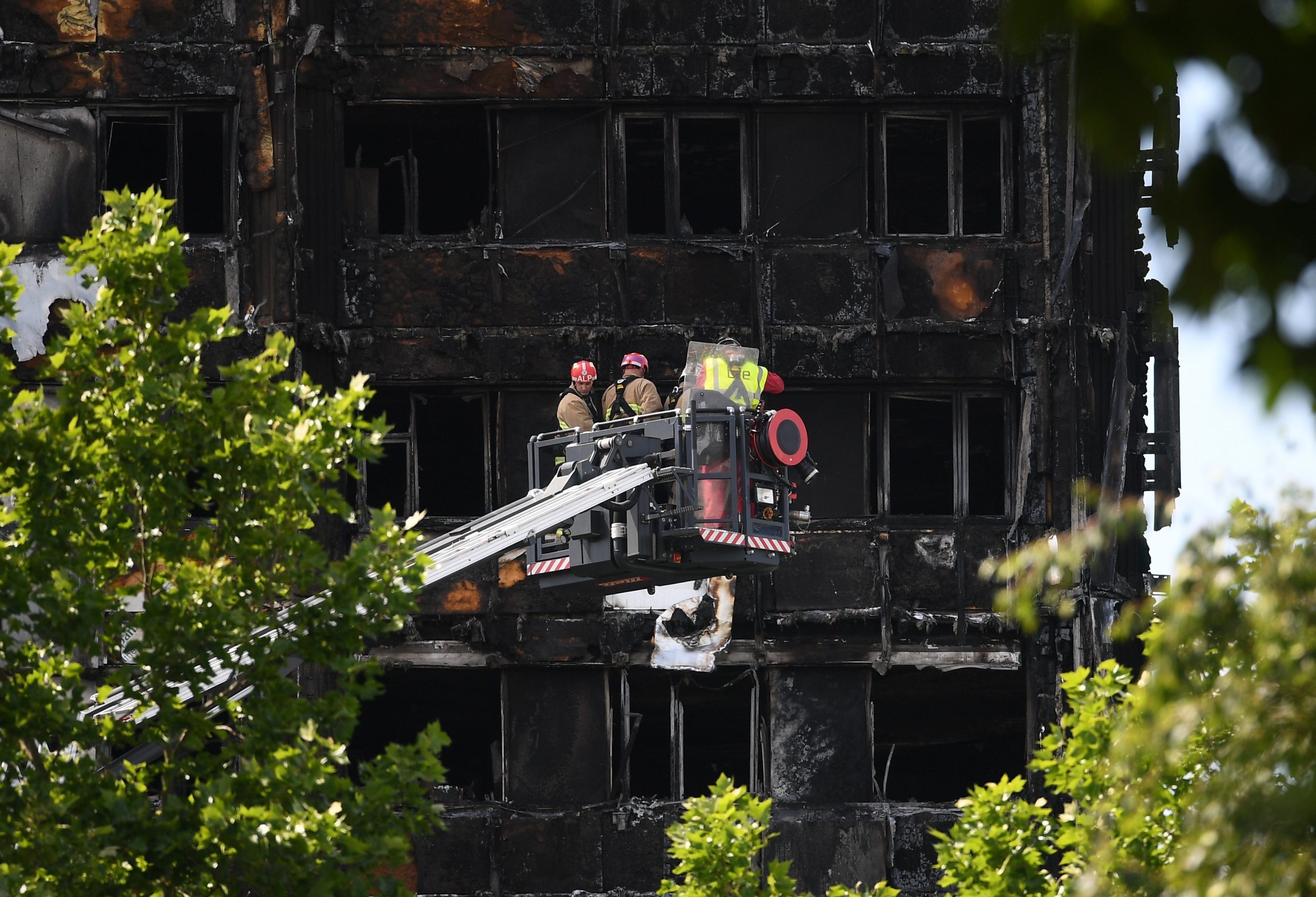Chelsea e Arsenal doam receitas da Supertaça para as vítimas da Grenfell Tower