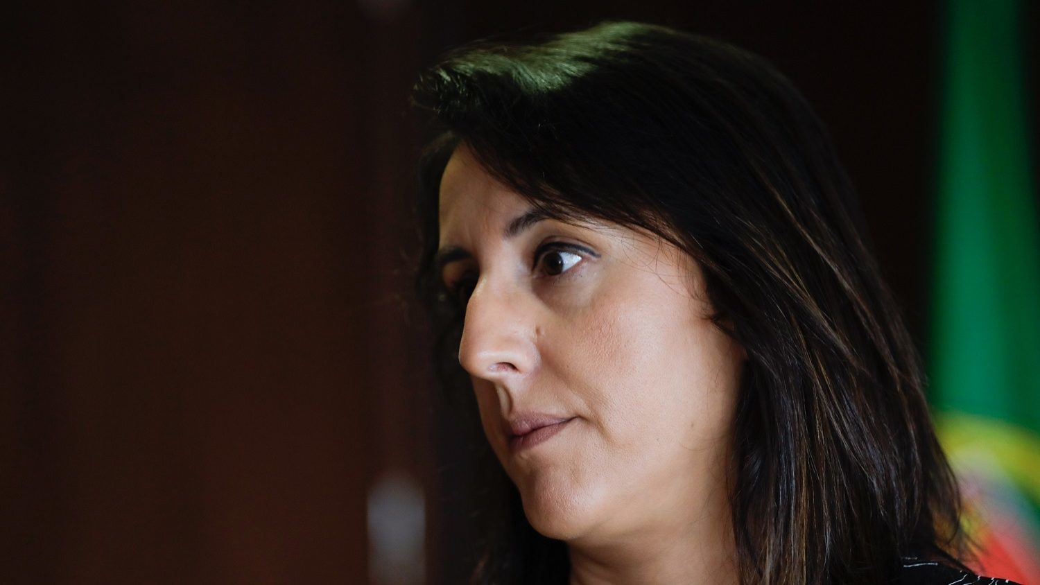 Há “falhas” no apoio de emergência a mulheres vítimas de violência, diz secretária de Estado