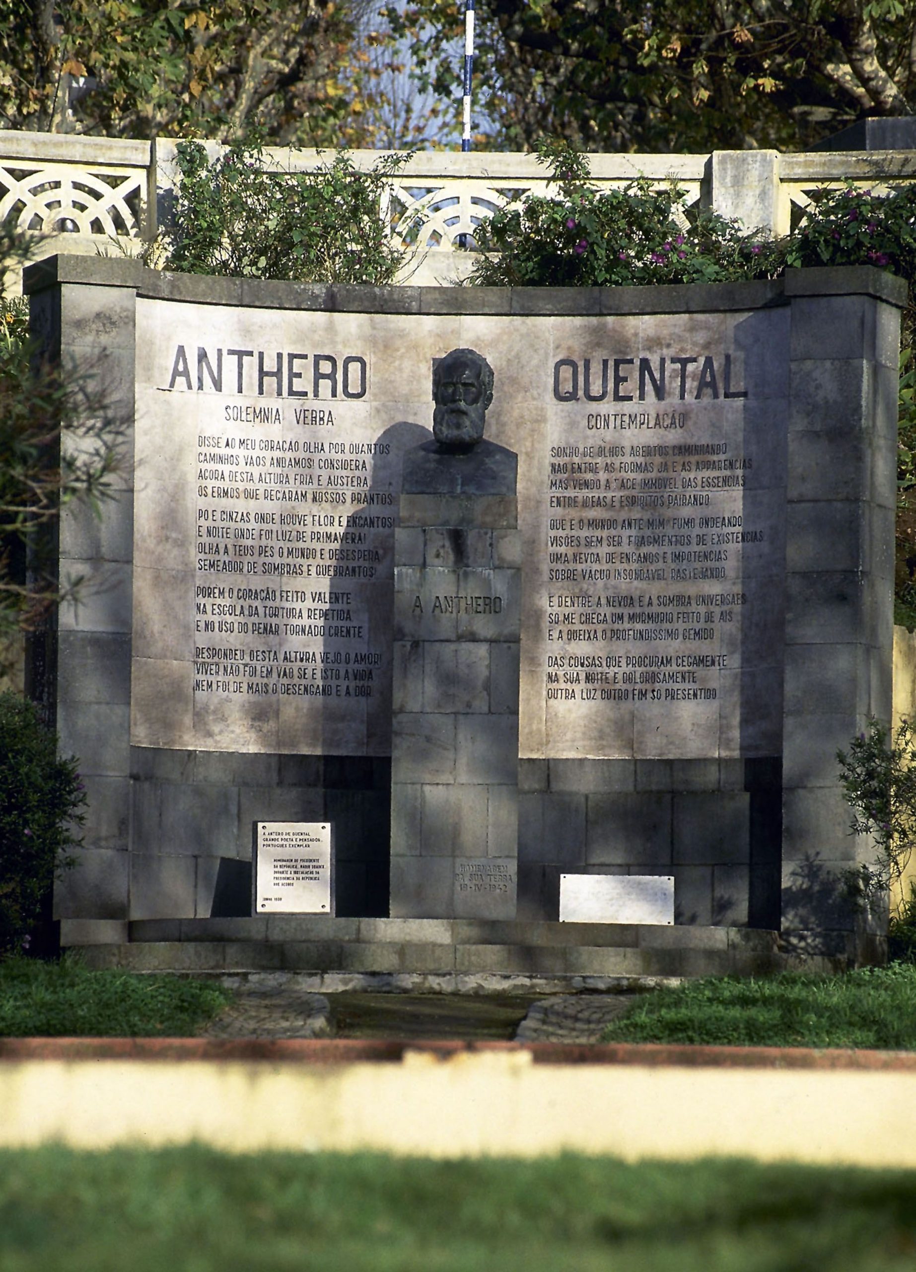 CD que homenageia Antero de Quental apresentado na ilha onde o poeta nasceu