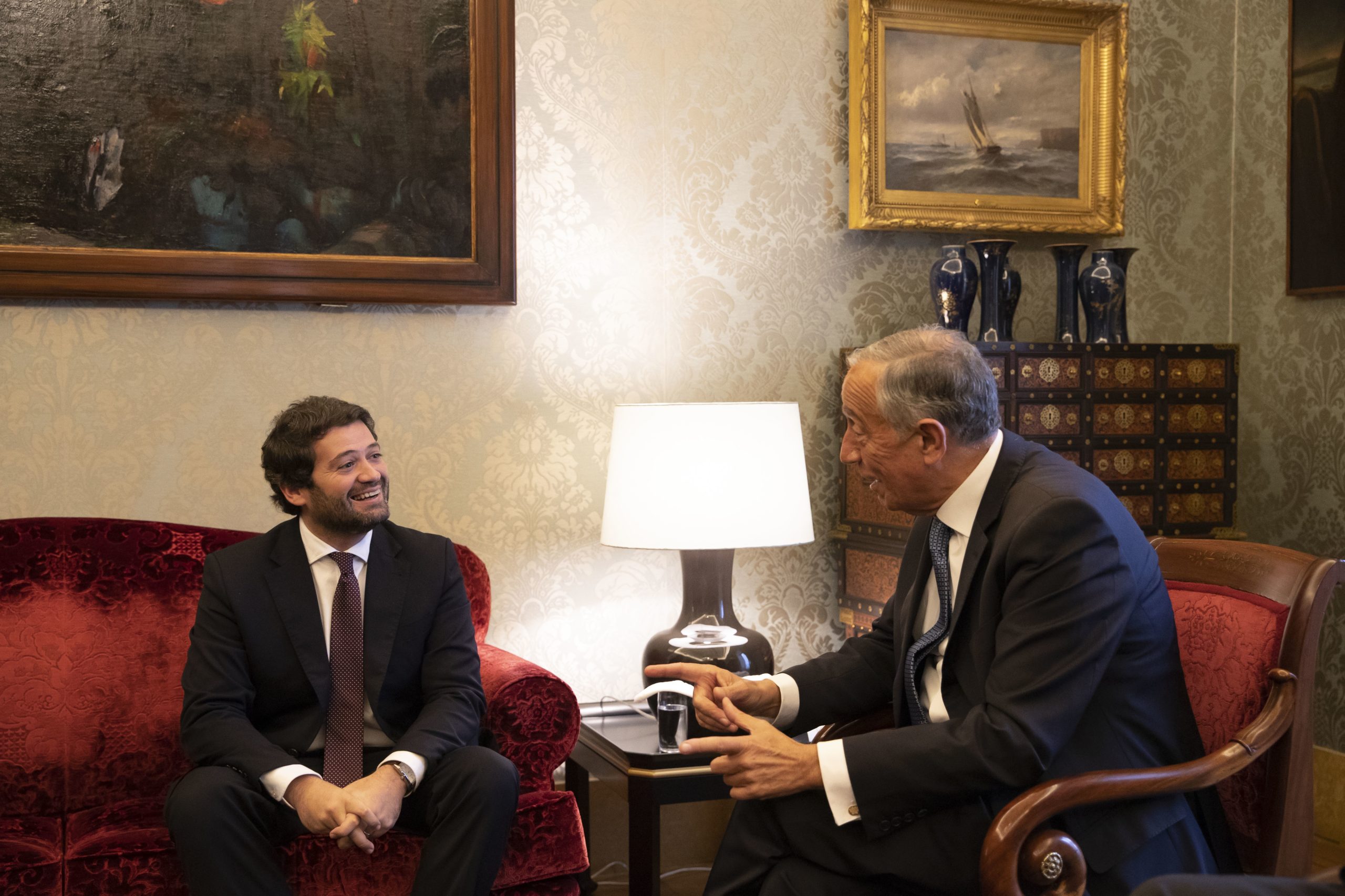 André Ventura quer “acabar com reuniões de cabaré” quando chegar à Presidência