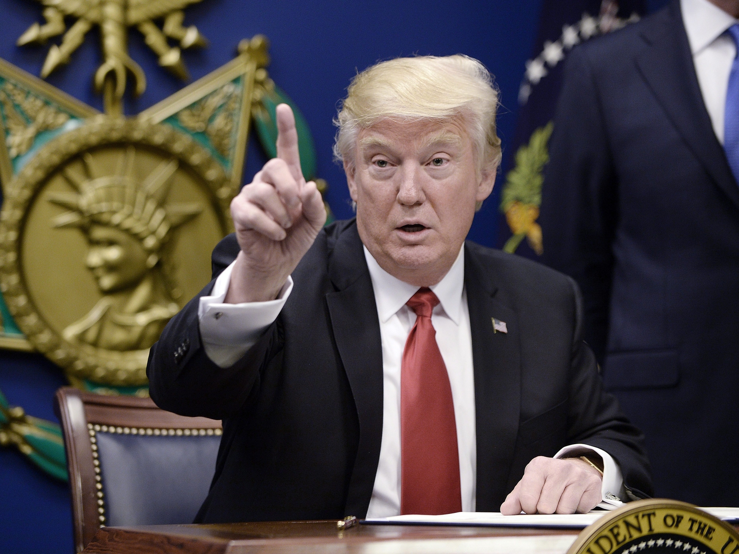 Trump e Macron vão reunir-se já este mês