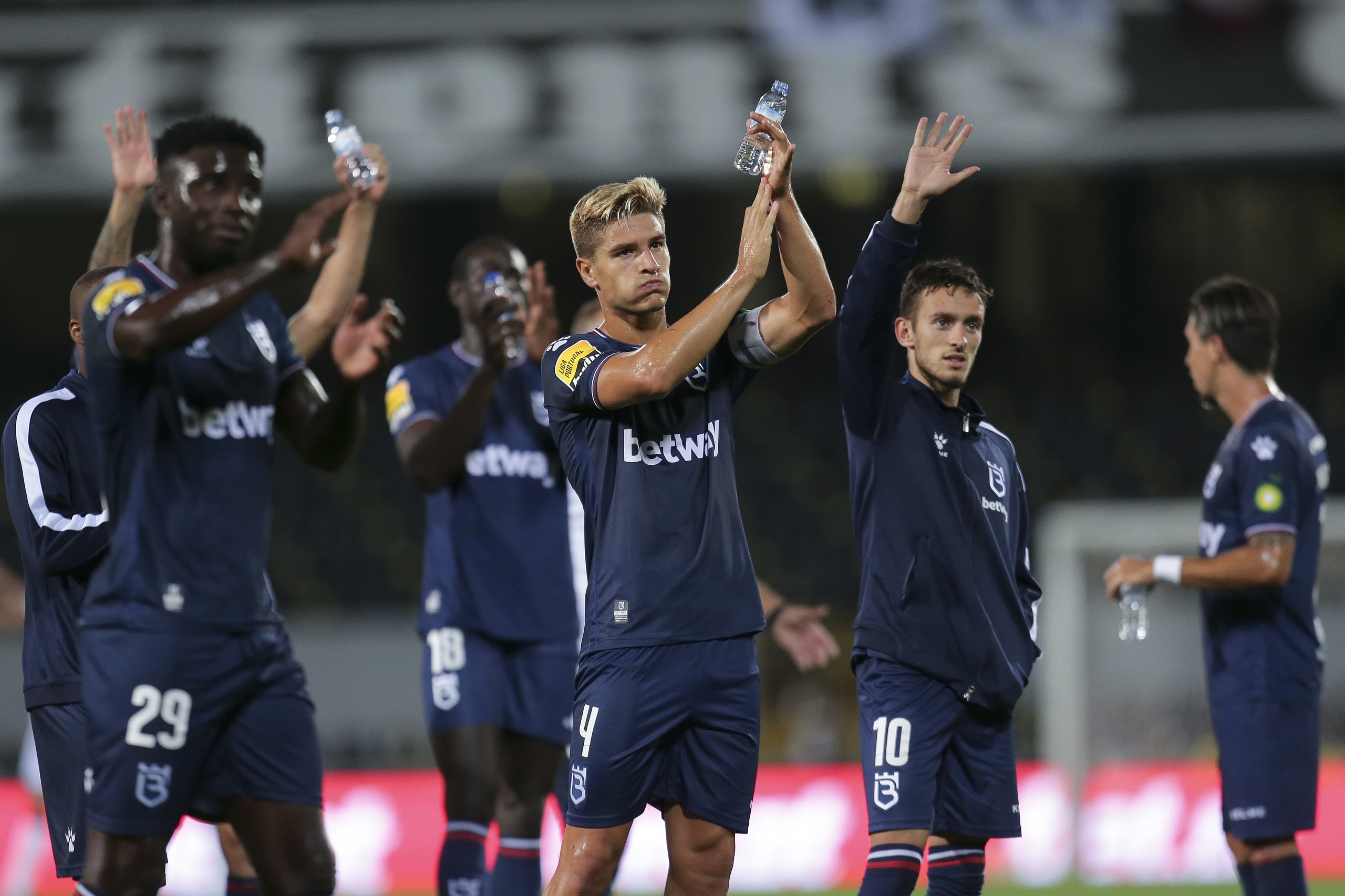 Apesar de ter elementos 17 infetados, Belenenses SAD não pediu adiamento do jogo com Benfica