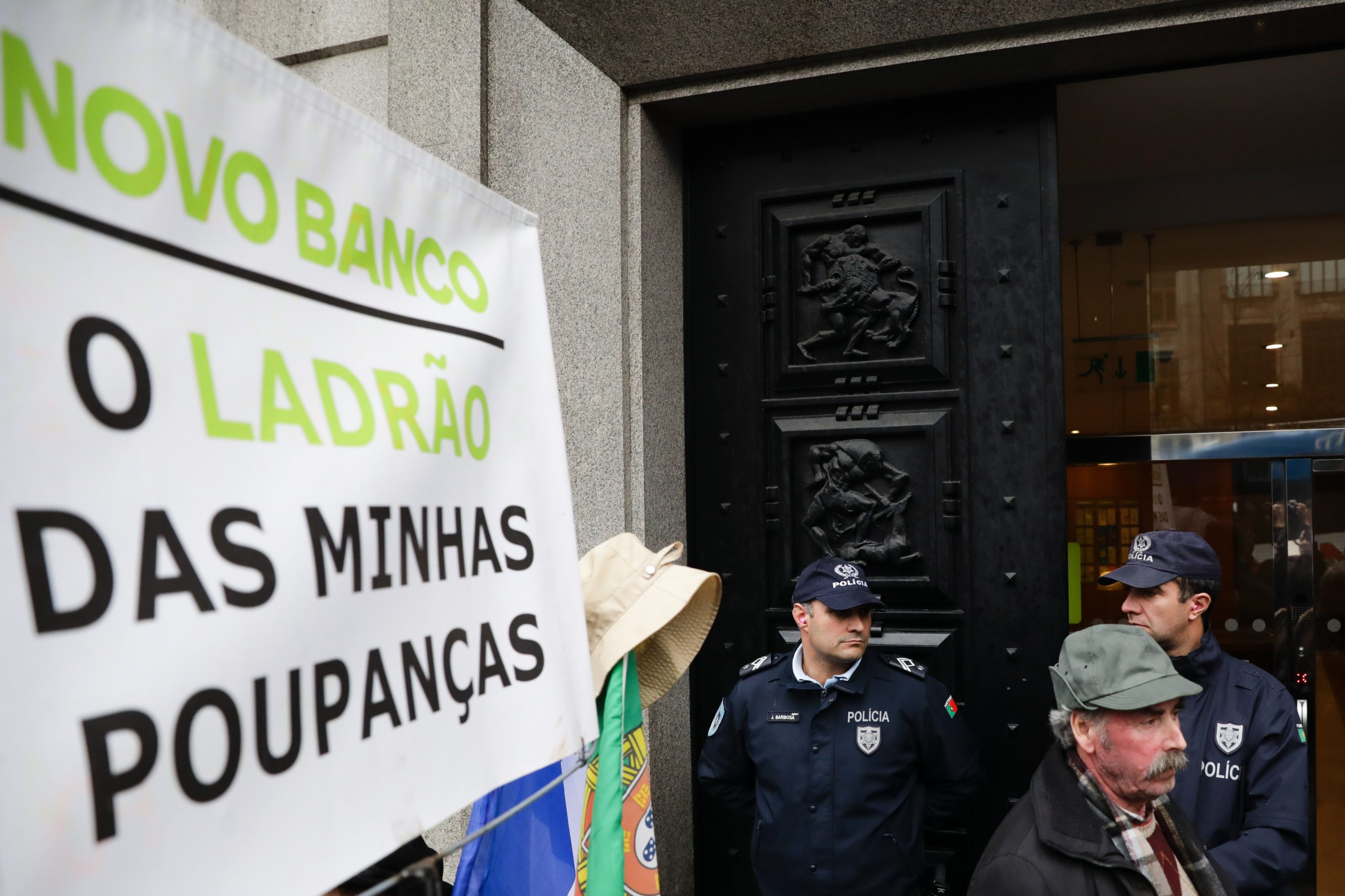 Grupo de lesados do BES promete não desistir até reaver a totalidade do dinheiro