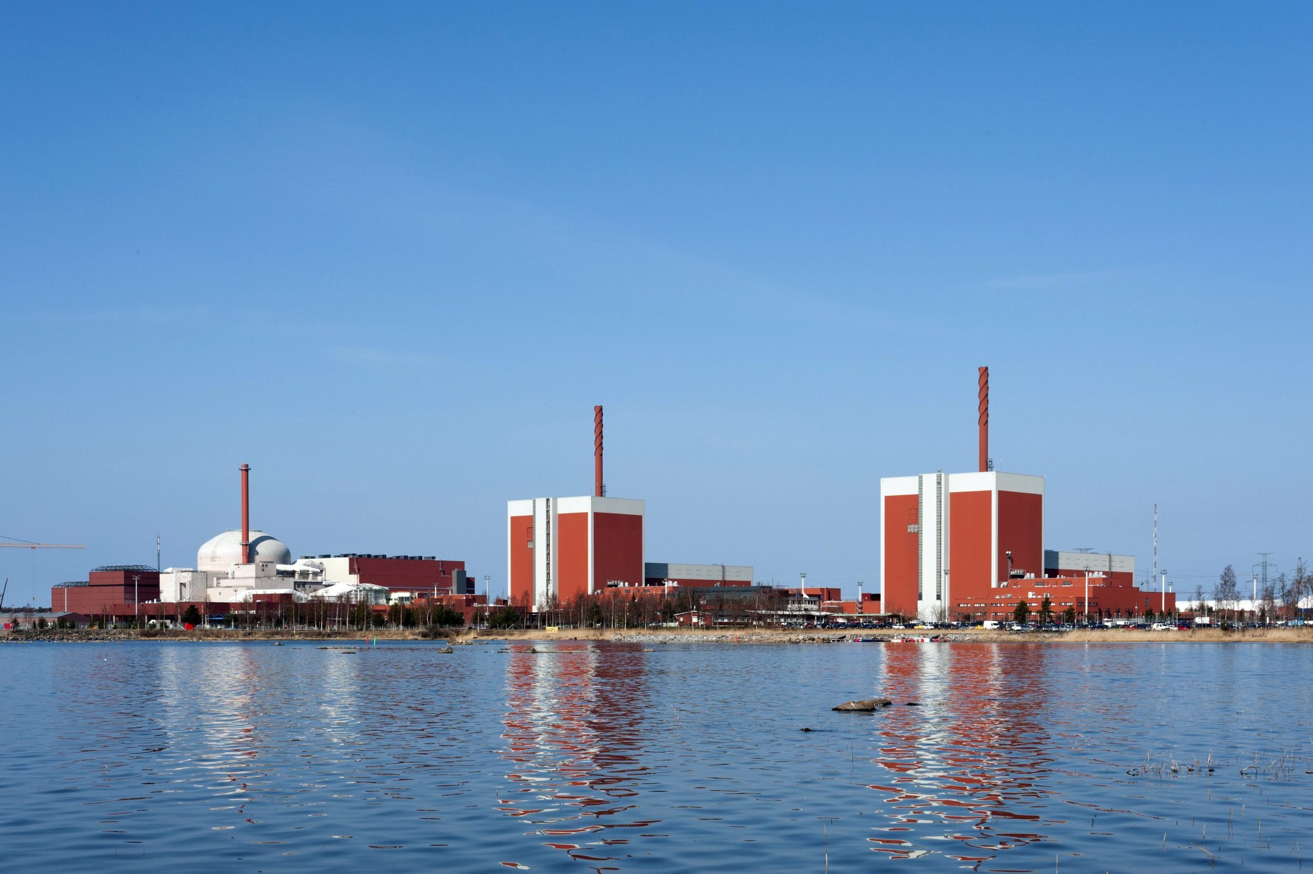 Finlândia: Incidente “sério” numa central nuclear, mas sem fuga