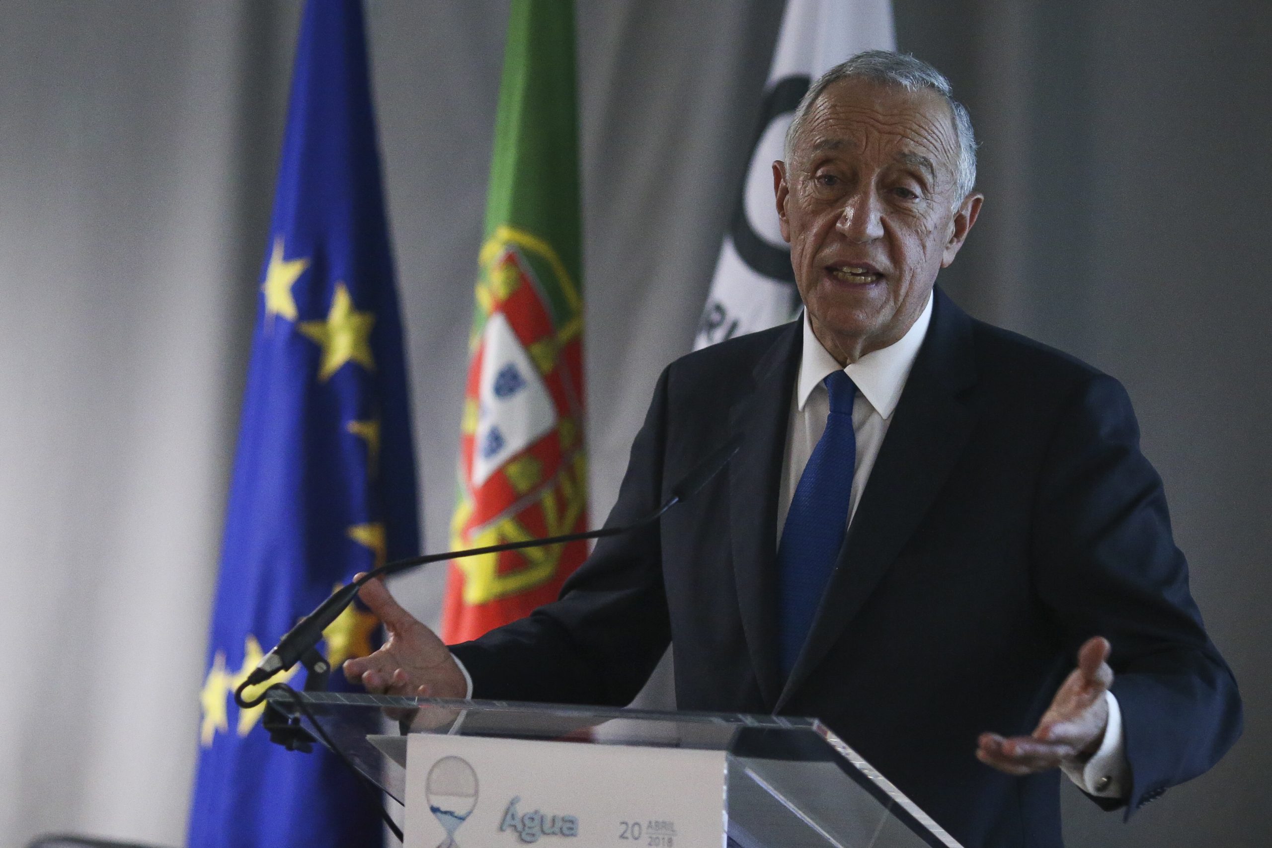 Marcelo afirma que não pode ter opinião formulada sem analisar diploma de mudança de género