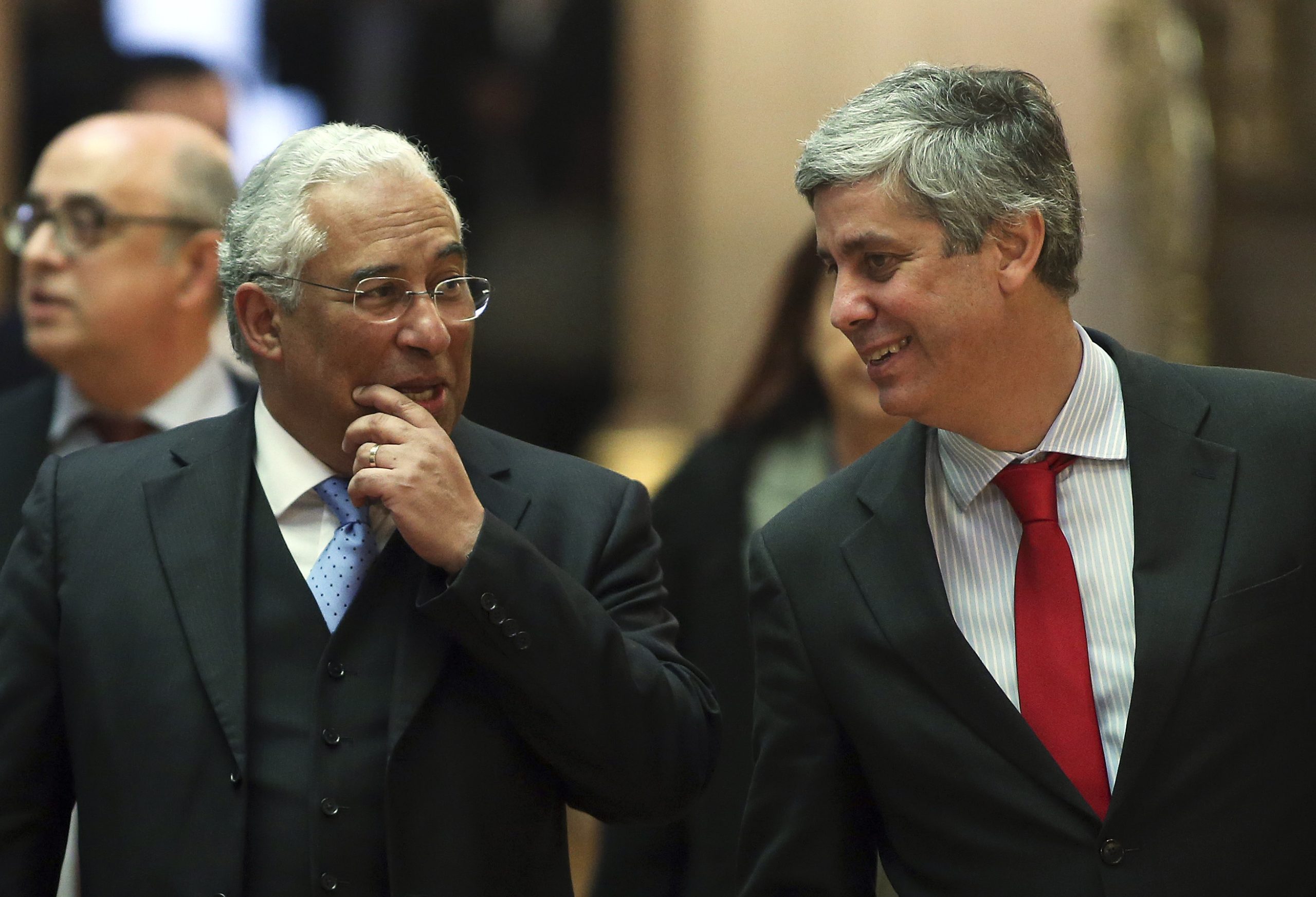 Governo propõe redução da TSU e aumento de 43 euros do salário mínimo