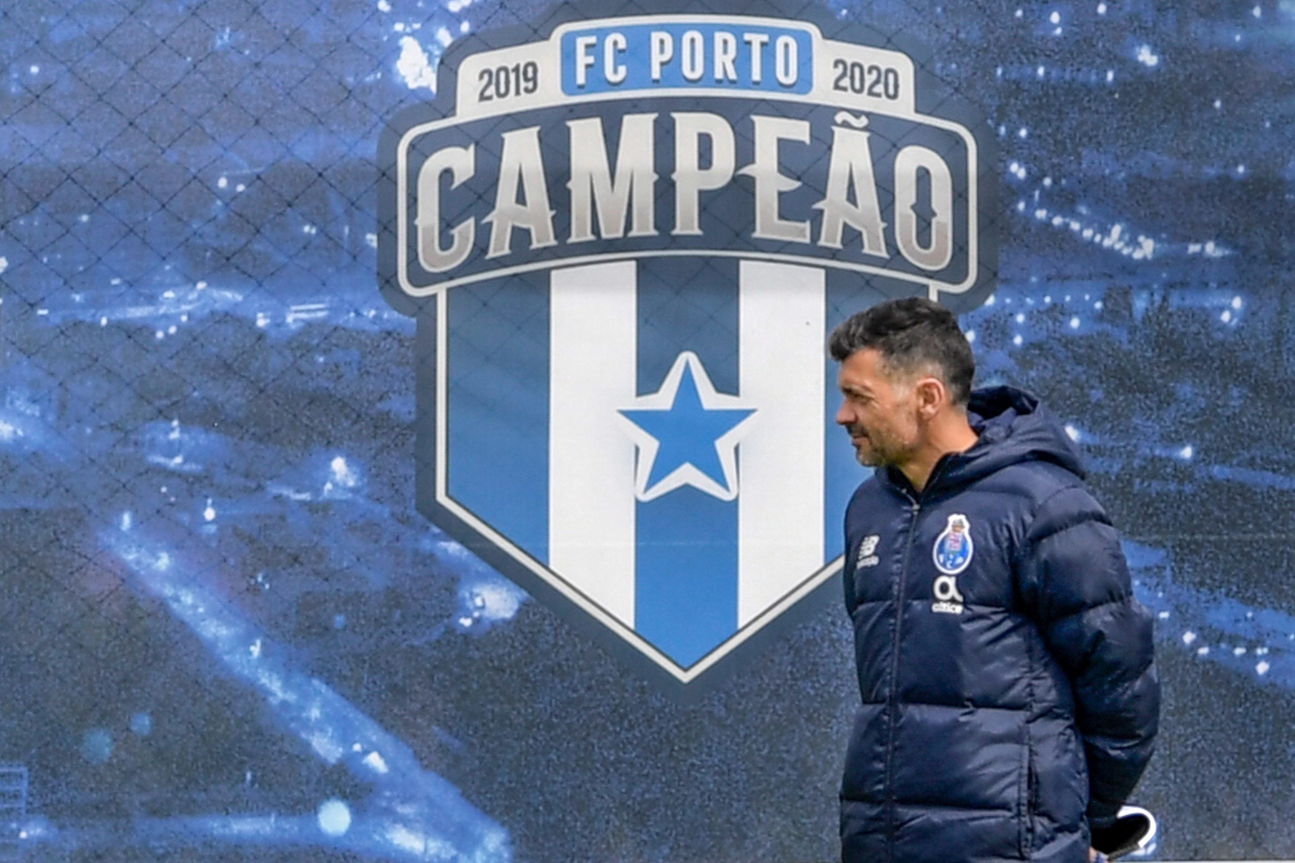 FC Porto recebe Arouca na expectativa de reduzir atraso para o líder Benfica