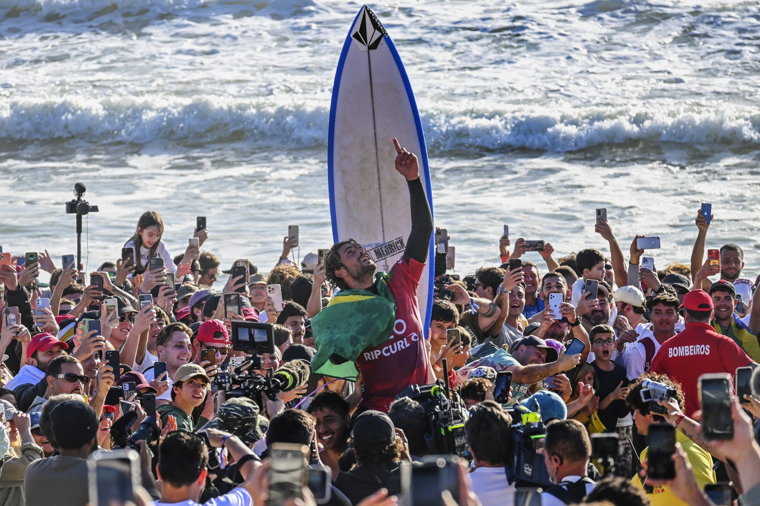 Surfista brasileiro João Chianca vence em Peniche