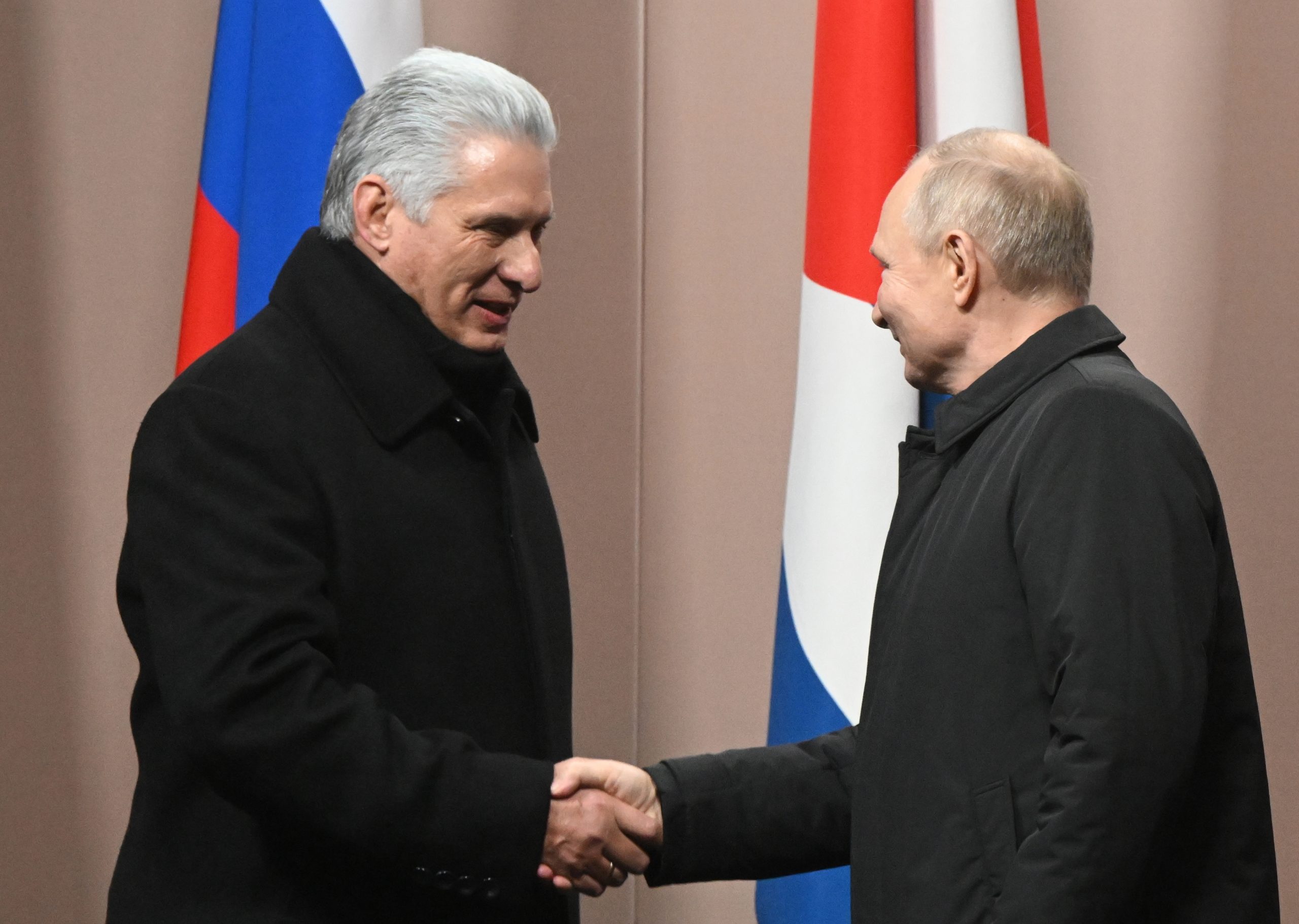 “Império ianque” é inimigo comum da Rússia e Cuba, diz presidente cubano