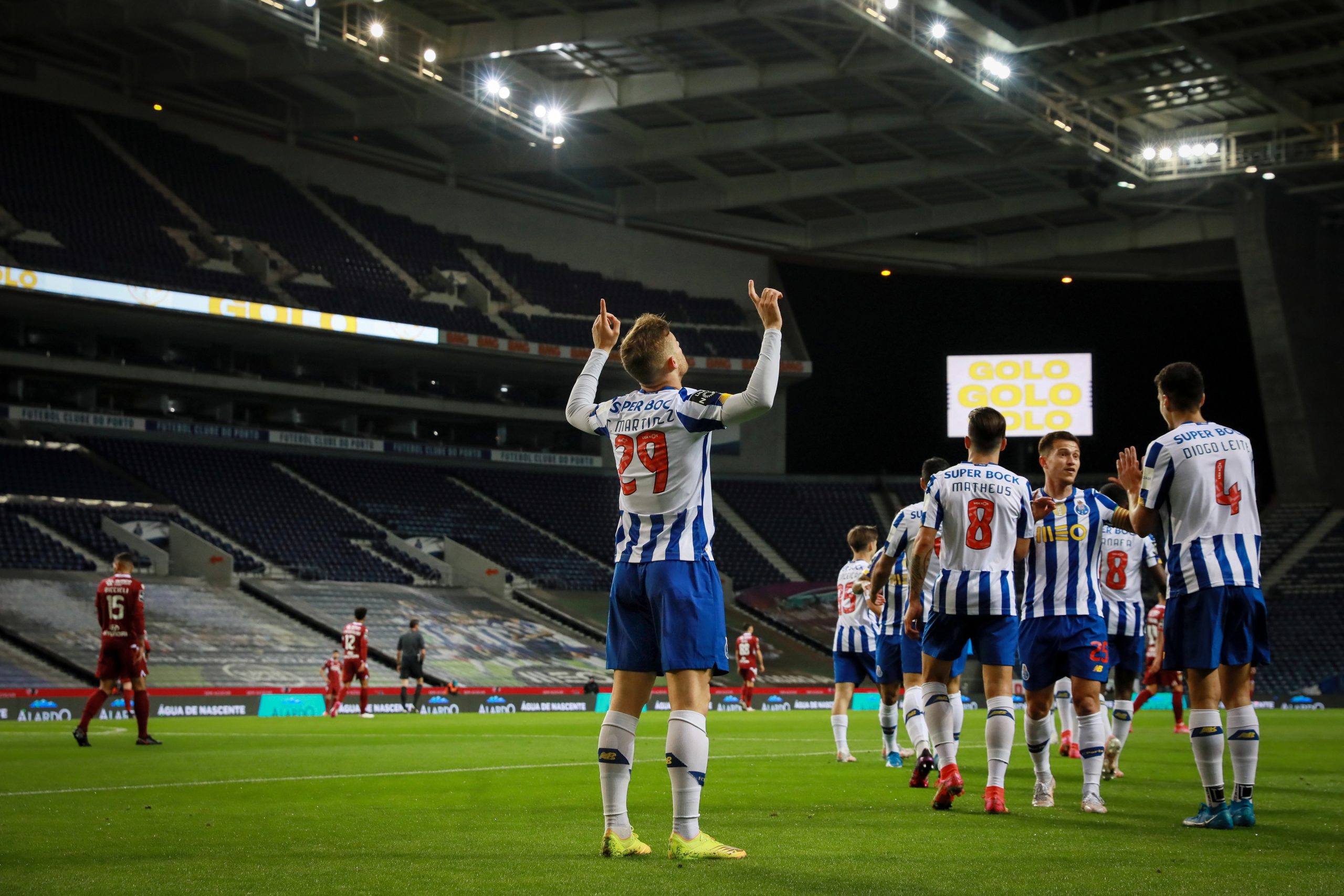 I Liga. FC Porto vence Famalicão e mantém pressão sobre Sporting
