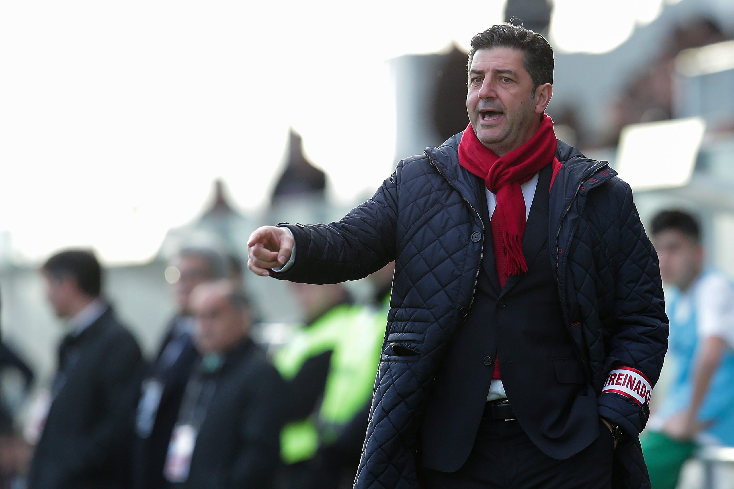 Rui Vitória exalta-se, responde a Conceição e diz que não ultrapassa os limites
