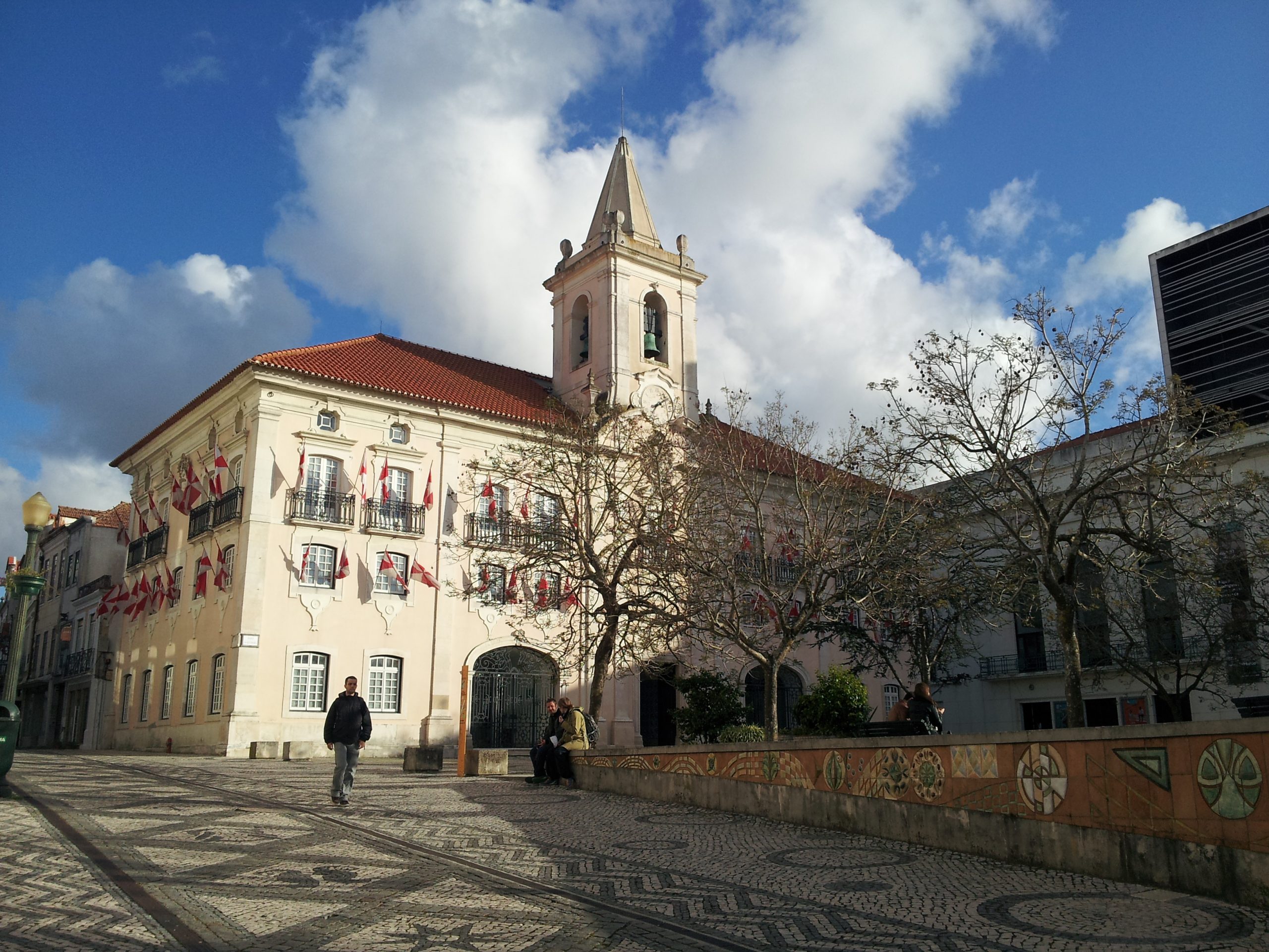 Câmara de Aveiro abre concurso para integrar 115 novos funcionários