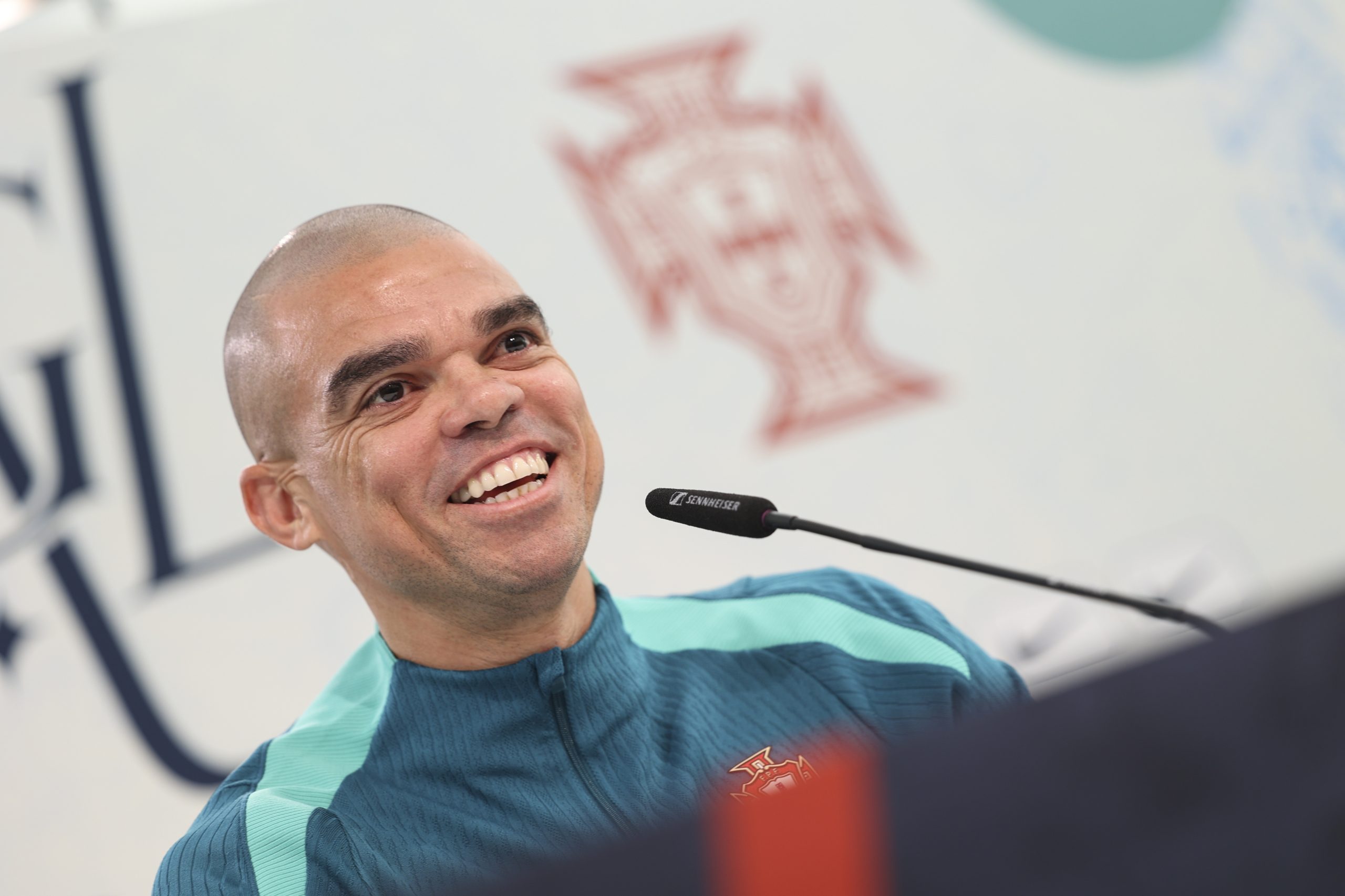 Pepe pendura as chuteiras. As reações ao fim da carreira do internacional português