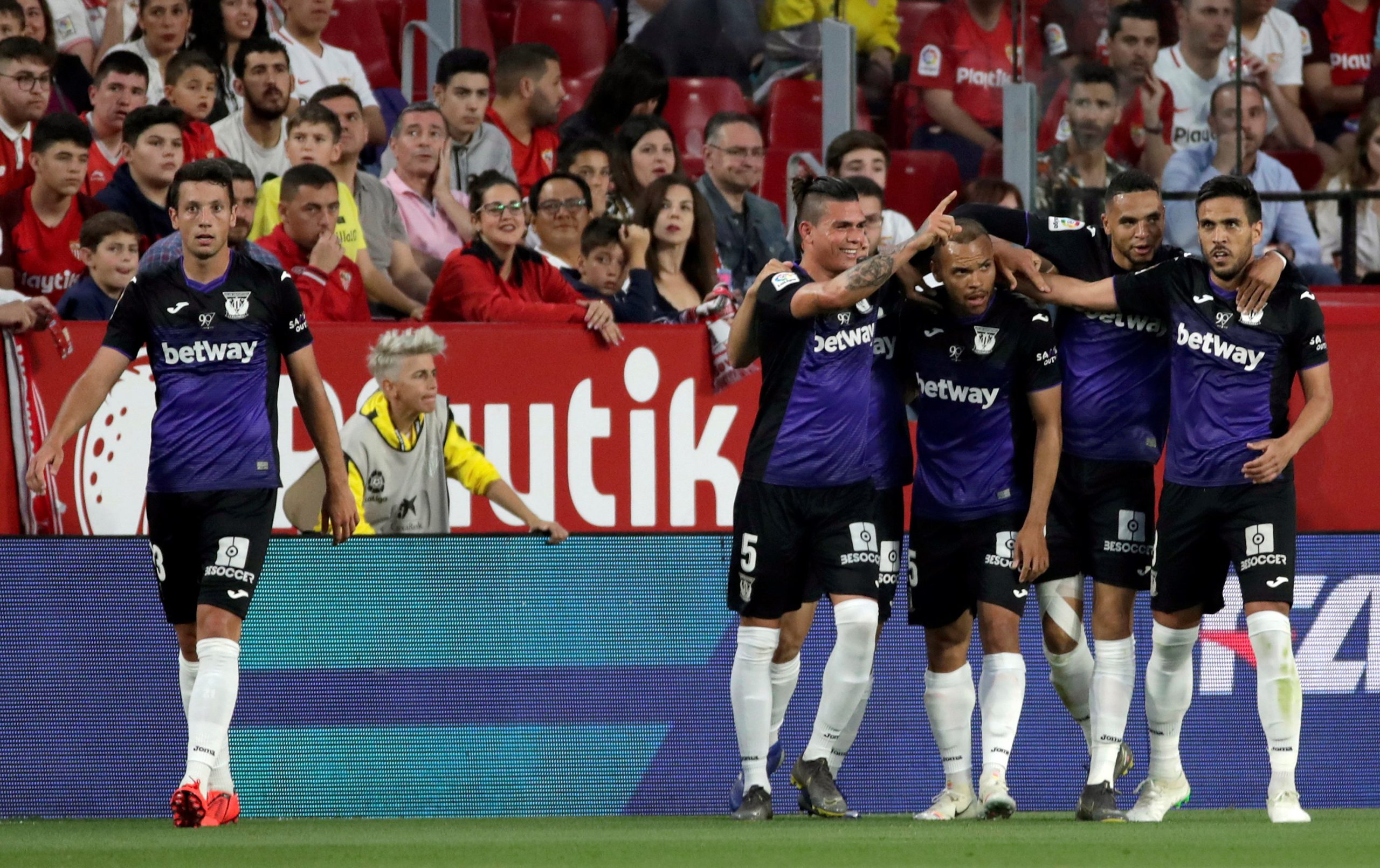 Sevilha tomba com estrondo em casa ao perder por 3-0 com o Leganés
