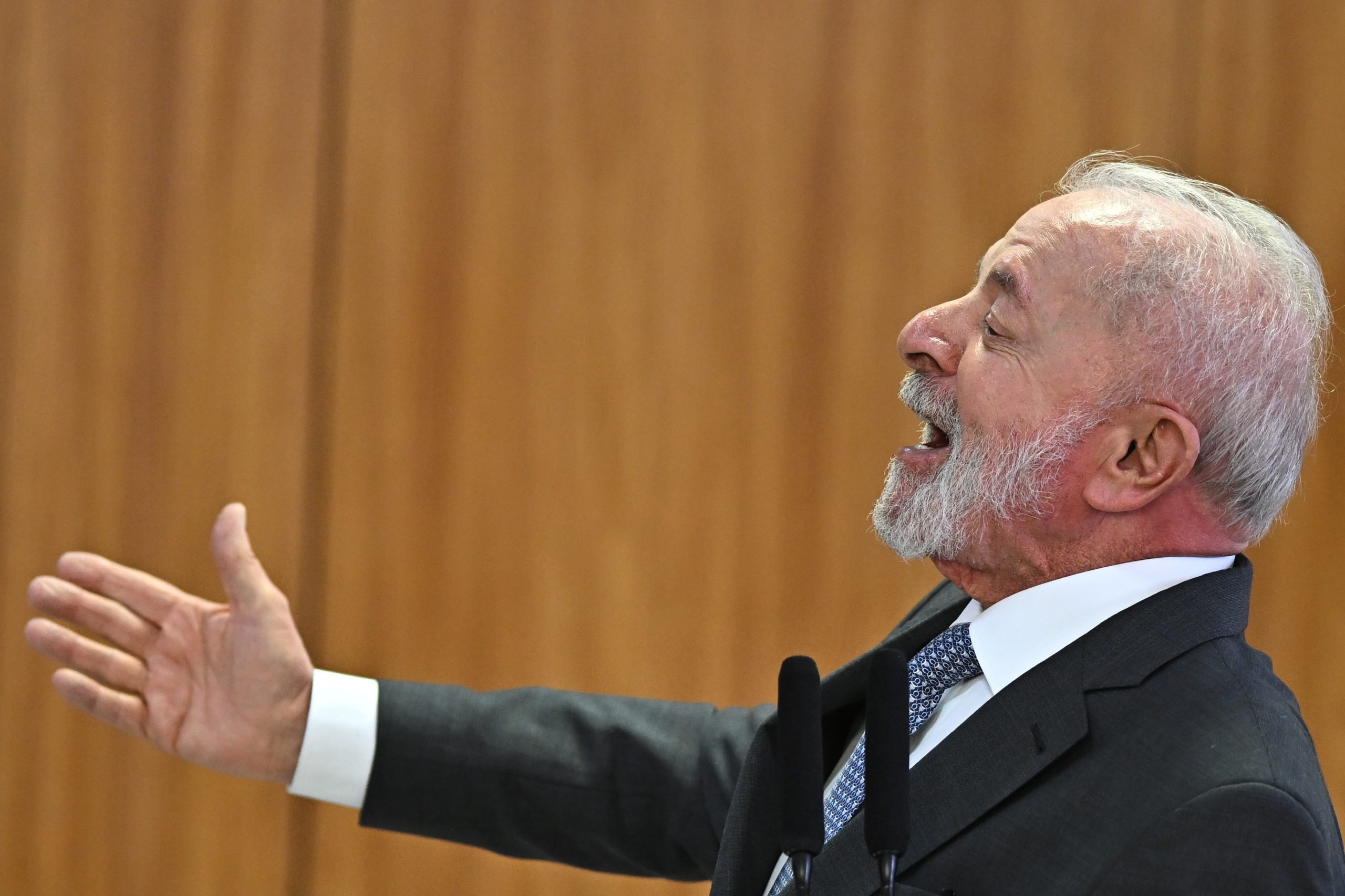 Lula regressa ao trabalho depois perder almoço com António Costa devido a estado de saúde