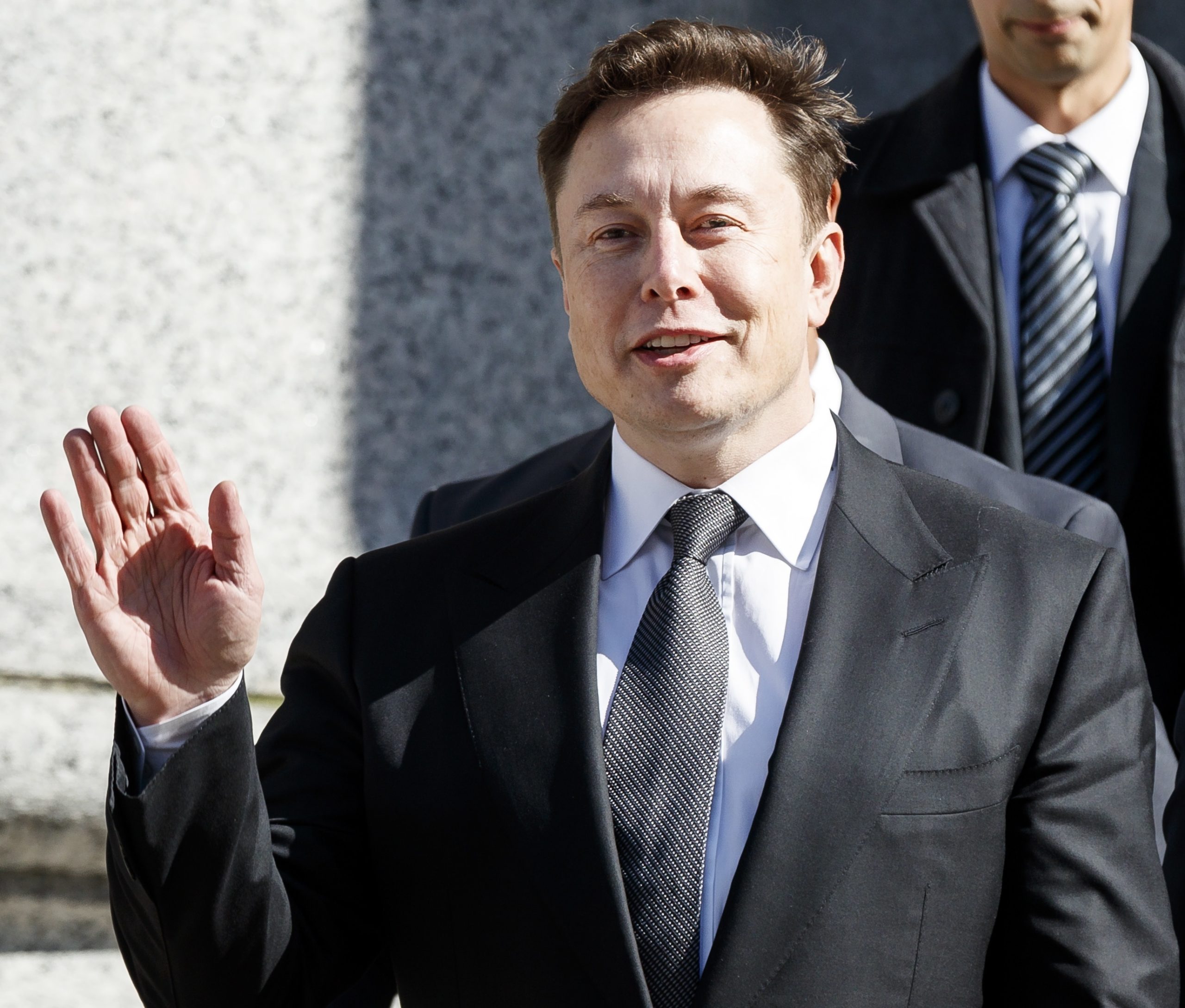 EUA: Elon Musk diz que apoiaria Ron DeSantis contra Trump nas primárias republicanas