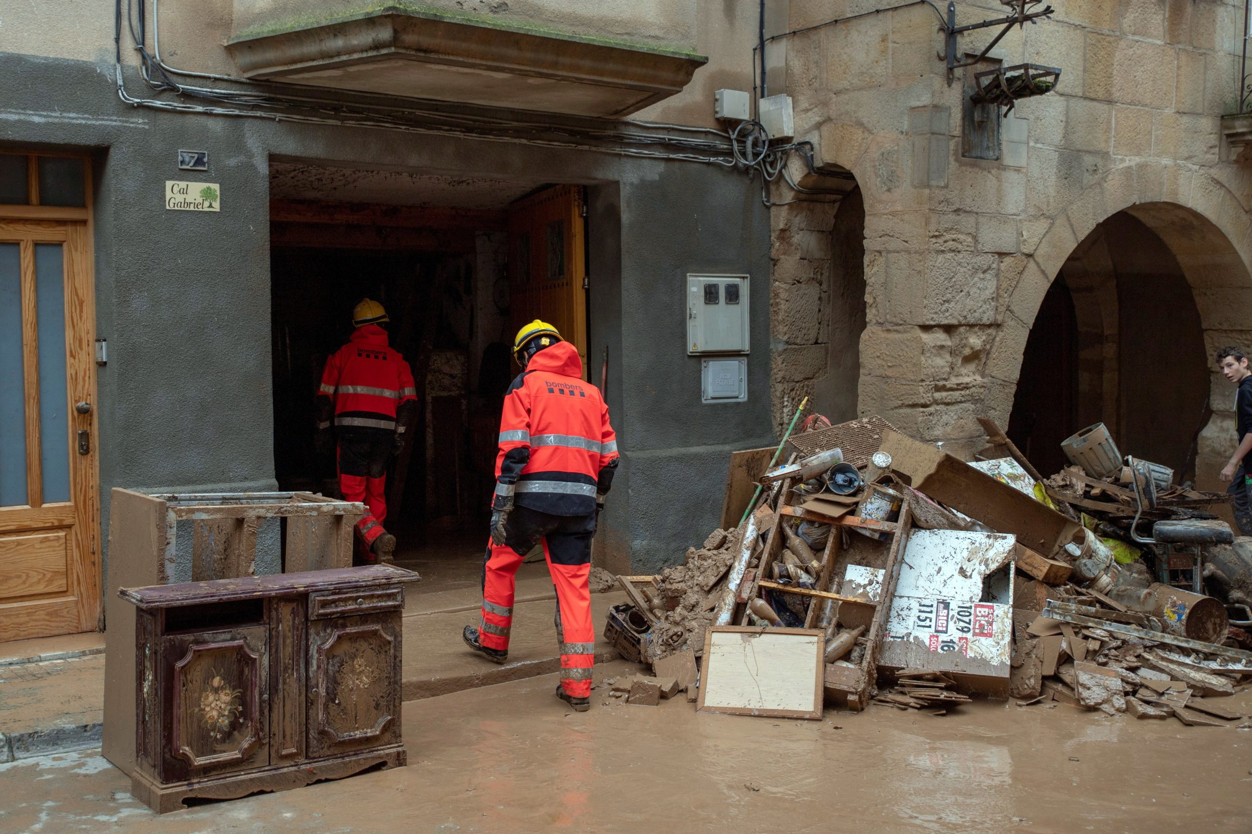 Cerca de 16 mil pessoas sem luz na Catalunha depois de chuvas fortes