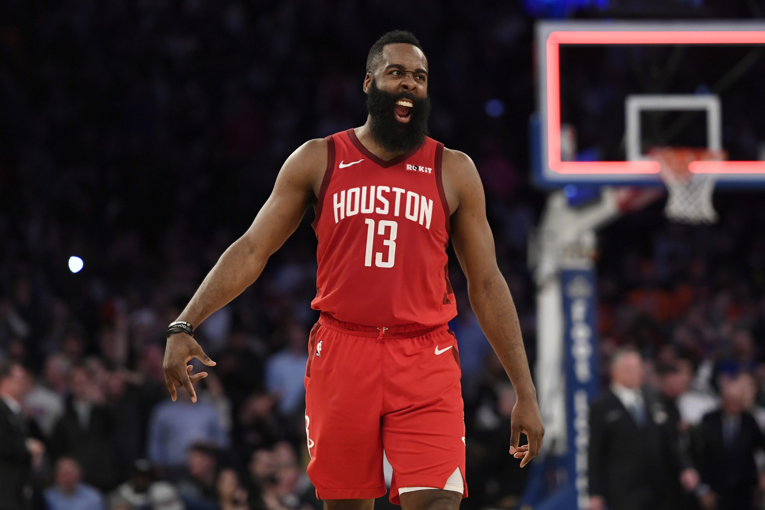 Harden marca 50 aos Kings e coloca Thunder e Spurs nos ‘play-offs’ da NBA